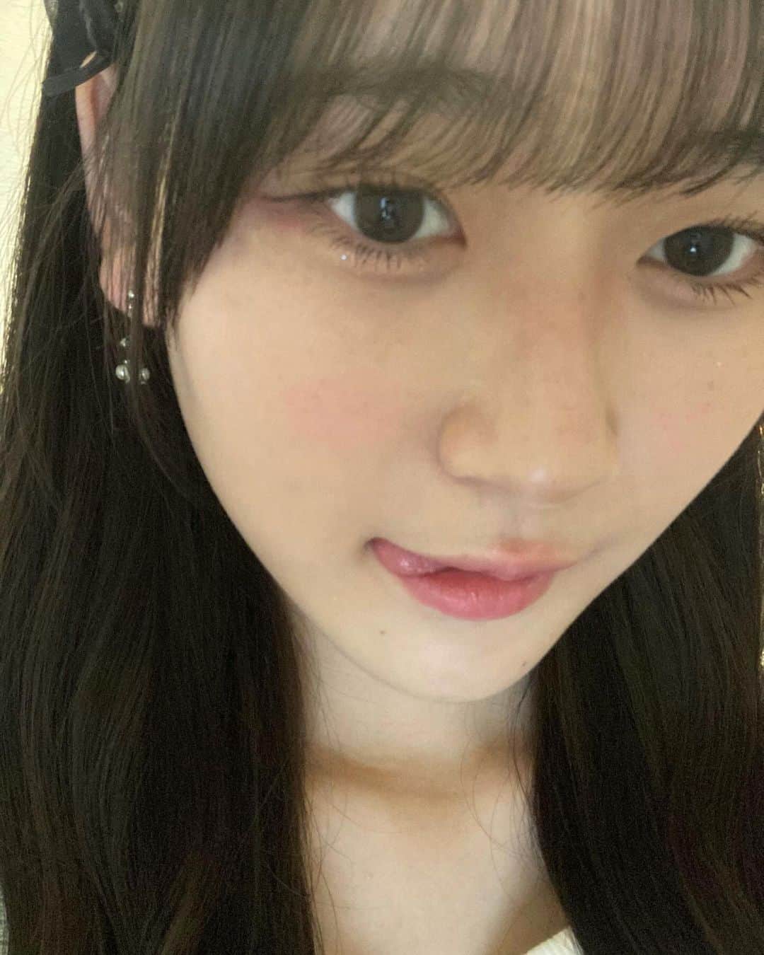 遠藤璃菜のインスタグラム：「メイクとか服とかいつもと雰囲気変えた日🫶  似合ってますかっ？？   #女優  #声優  #jk  #ljk」