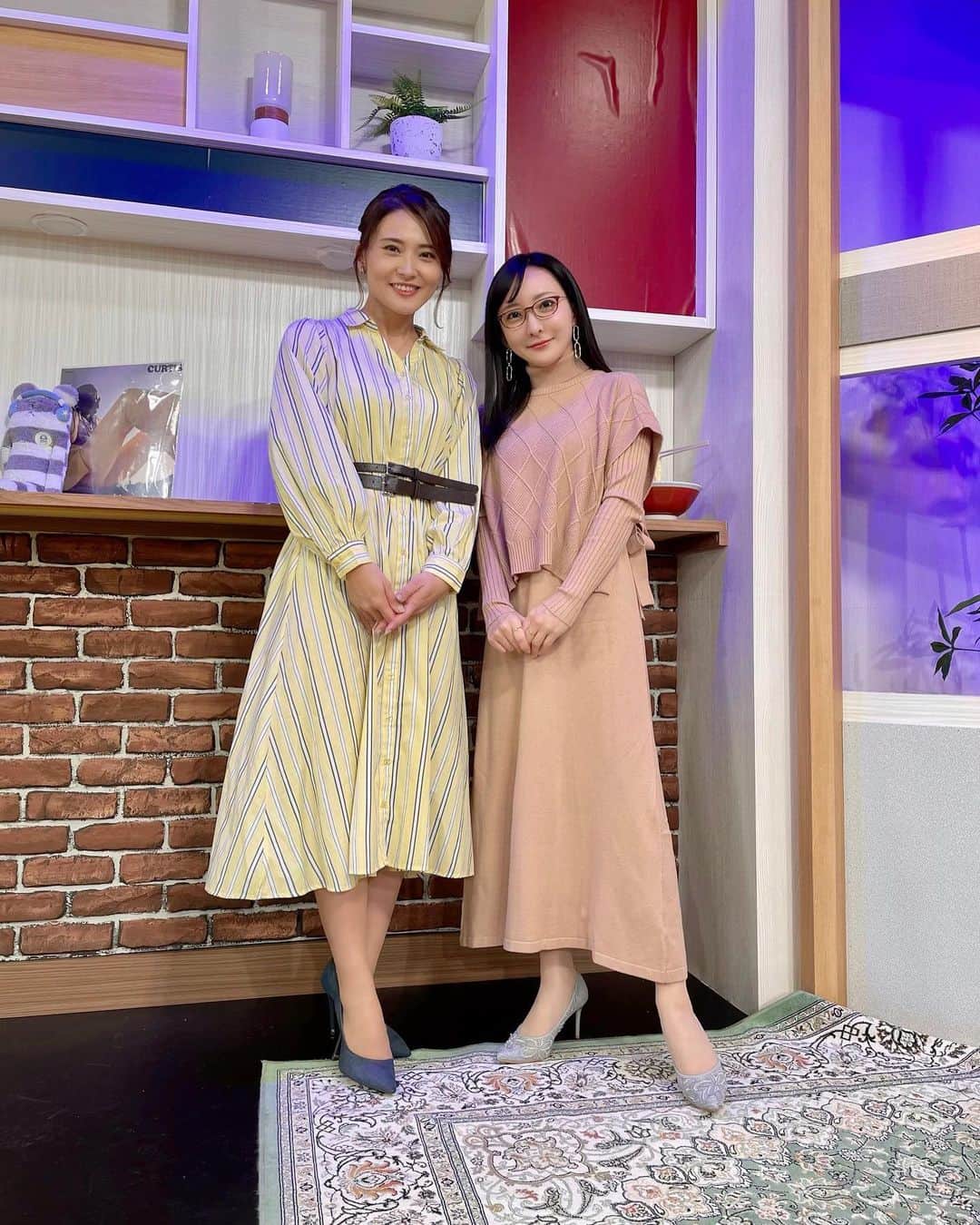 松澤千晶のインスタグラム：「金子恵美さんと🏛️  今の日本をあまり好きになれなくて…とお話したら、それは政治の責任で私たちの責任だね、本当にごめんねと言われ、ああ、この人は本当に日本を良くしたいと思って政治家になったのだと、清い人だと感じました。  いろいろなコメンテーターさんの、その人それぞれの意見を聞けて、時に真面目で時におふざけな、とても良い番組だと思います。  今週もよろしくお願いいたします🌹  #バラダン #TOKYOMX」