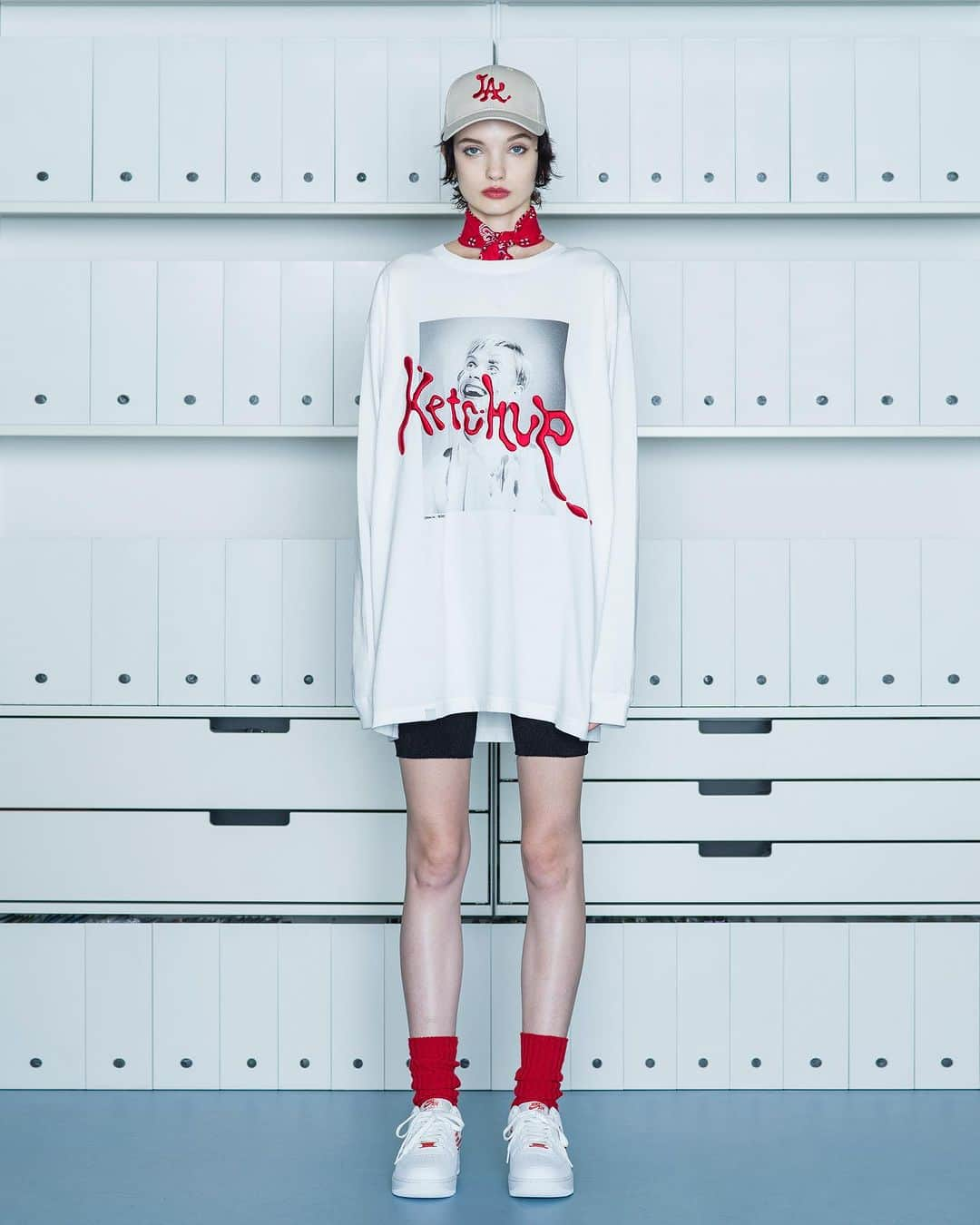 NEONSIGNのインスタグラム：「#NEONSIGN 2024 Spring Summer Collection  "ERROR COUTURE"  今回のコレクションでは、「世の中がNGとするもの」"ERROR" をテーマに仕立てたアイテム群が並びます。  日常的に起こる"mistake"（勘違い）、"human error"（意図しない結果）、あるいは機械の故障などに着目し作り上げたコレクションとなります。  #ASUKAHAYASHI #MMMMMMWMMM」