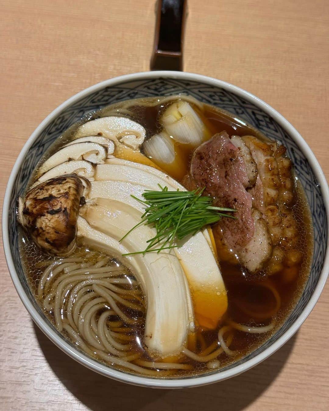 堀江貴文さんのインスタグラム写真 - (堀江貴文Instagram)「#soba #matsutake #mashroom #おそばの甲賀で鴨松茸そば #美味しくないわけがない #いってらっしゃい #夕食 #料理 #美味しい #ごはん #food #foodlovers #foodie  #delicious #foodoftheday #foodgasm  #yum #yummy #tasty #eat #eating #hungry #foodpics #fresh #tasty #eating #foodpic #instafood」10月23日 18時29分 - takapon_jp