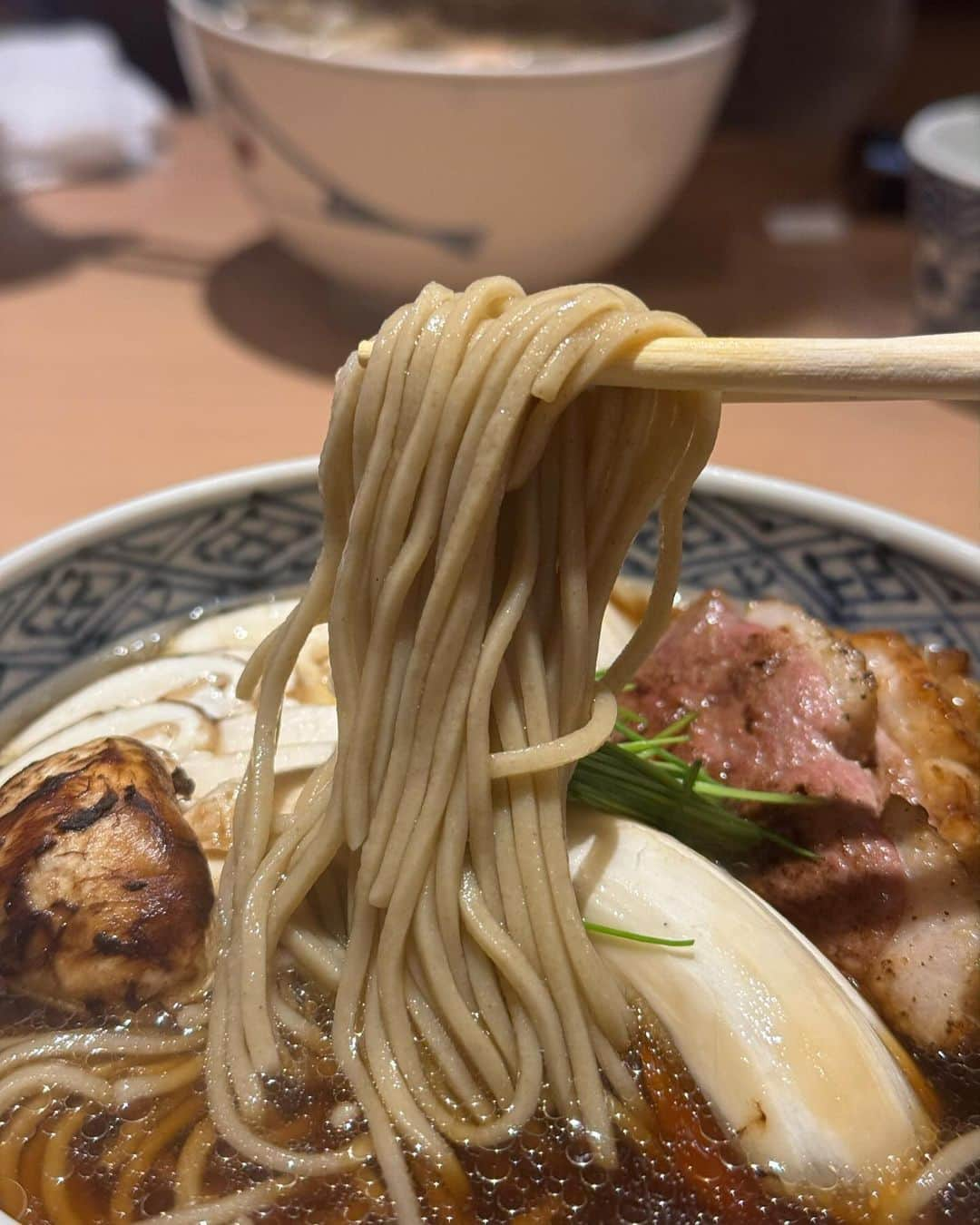 堀江貴文さんのインスタグラム写真 - (堀江貴文Instagram)「#soba #matsutake #mashroom #おそばの甲賀で鴨松茸そば #美味しくないわけがない #いってらっしゃい #夕食 #料理 #美味しい #ごはん #food #foodlovers #foodie  #delicious #foodoftheday #foodgasm  #yum #yummy #tasty #eat #eating #hungry #foodpics #fresh #tasty #eating #foodpic #instafood」10月23日 18時29分 - takapon_jp