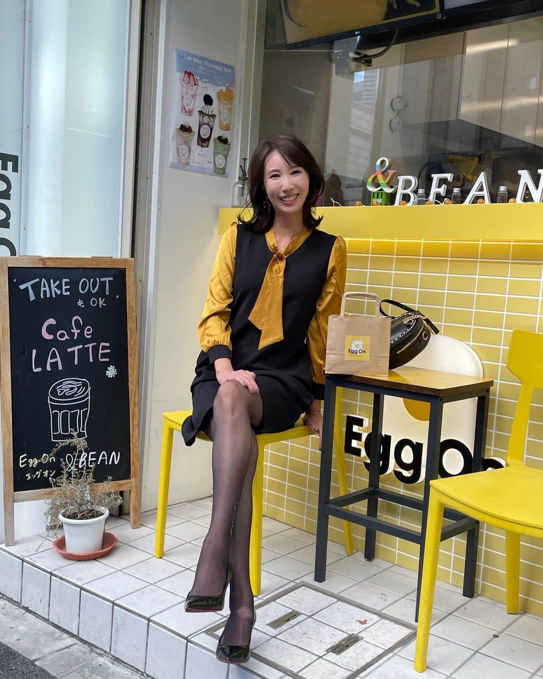 奈々さんのインスタグラム写真 - (奈々Instagram)「新大久保NO.1韓国カフェ CAFE BINGGO(カフェビンゴ）の系列店 韓国トースト専門店 『EGGON(エッグオン）新大久保店』に💖  @eggon_official  ダブルベーコンエッグ🥚 アボカド🥑エッグ🥚  どちらも美味しかったよー❤️  出来立ていい匂い😊 パンがほんのり甘くてサクフワ🍞  玉子もほんのり甘さがあり ベーコン🥓の塩気とマッチ👍 アボカド🥑と玉子の組み合わせの方も good👍  ドリンク🥤は グレープフルーツエイドと イチゴエイド🍓 シュワシュワさっぱりしてて美味しかったです💖  テイクアウトも出来ます👍  韓国トースト専門店 EGGON（エッグオン）  📍東京都新宿区百人町1丁目5-4Tohtoビル1階 03-6709-6777  ワンピース👗は @goinluck.jp   デートワンピース 通勤 プリント ジャカード リボン レイヤード 通勤 OL フェミニン 重ね着 ファッション 着痩せ シック  商品番号:DREHX8556BKS  #EGGON#エッグオン#新大久保グルメ #新大久保カフェ #新大久保 #新大久保食べ歩き  #新大久保テイクアウト#新大久保ランチ #新大久保スイーツ #新大久保国#PR#新大久保ランチ#韓国料理#goinluck  #新大久保コリアンタウン #新大久保カフェ巡り #東京韓国料理#新大久保デザート#pr」10月23日 18時33分 - nanafujn