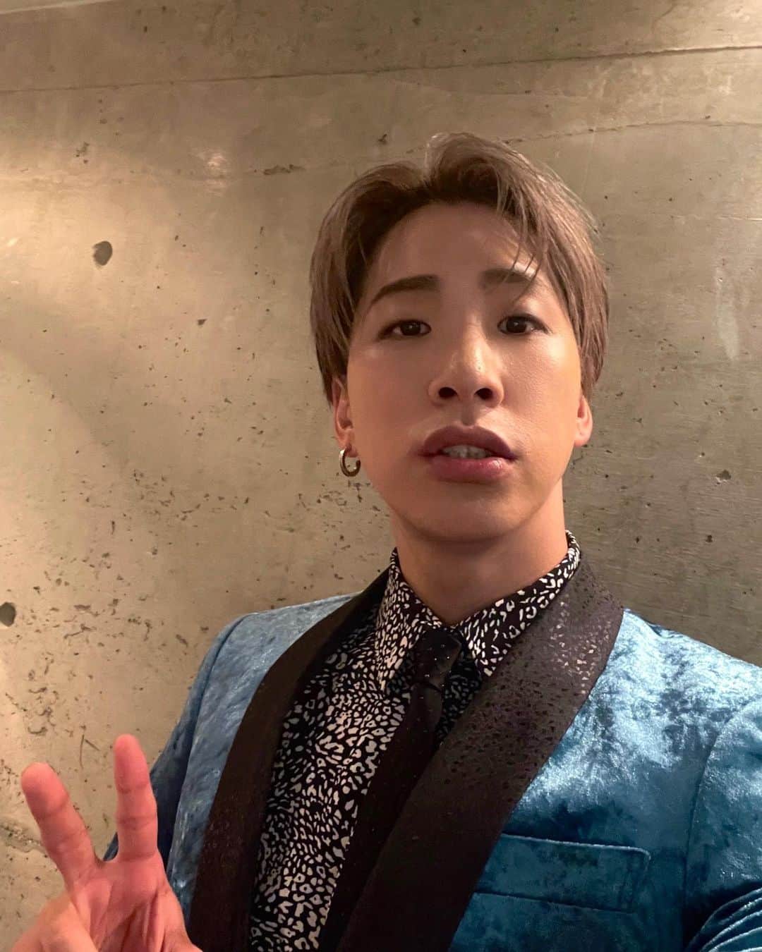 陣のインスタグラム：「RAMPAGEで好きな楽曲はありますか？  你喜欢RAMPAGE 的哪首歌？  ☺️」