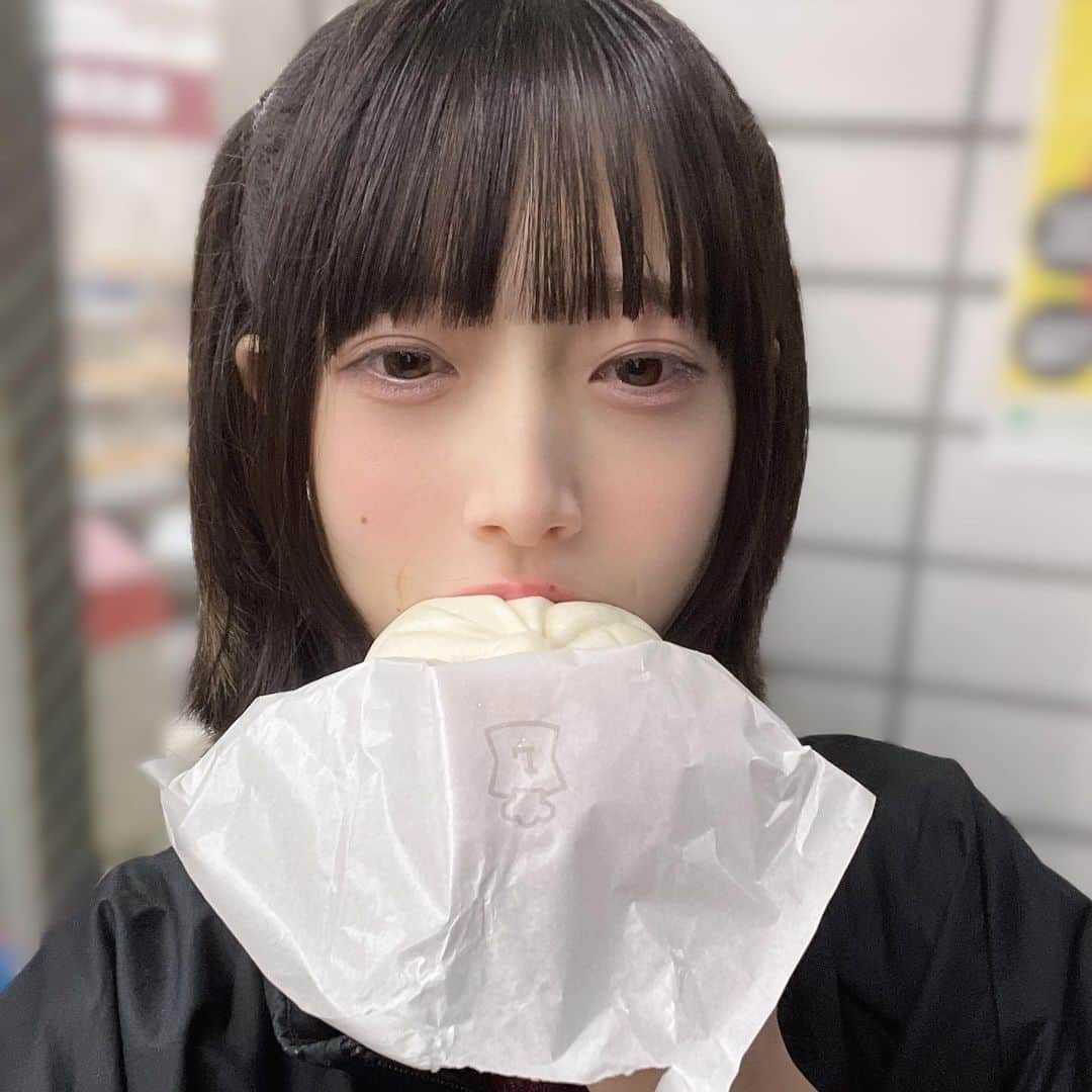 湯井のんのインスタグラム：「肉まんの季節になっていきます！はふはふしようね」
