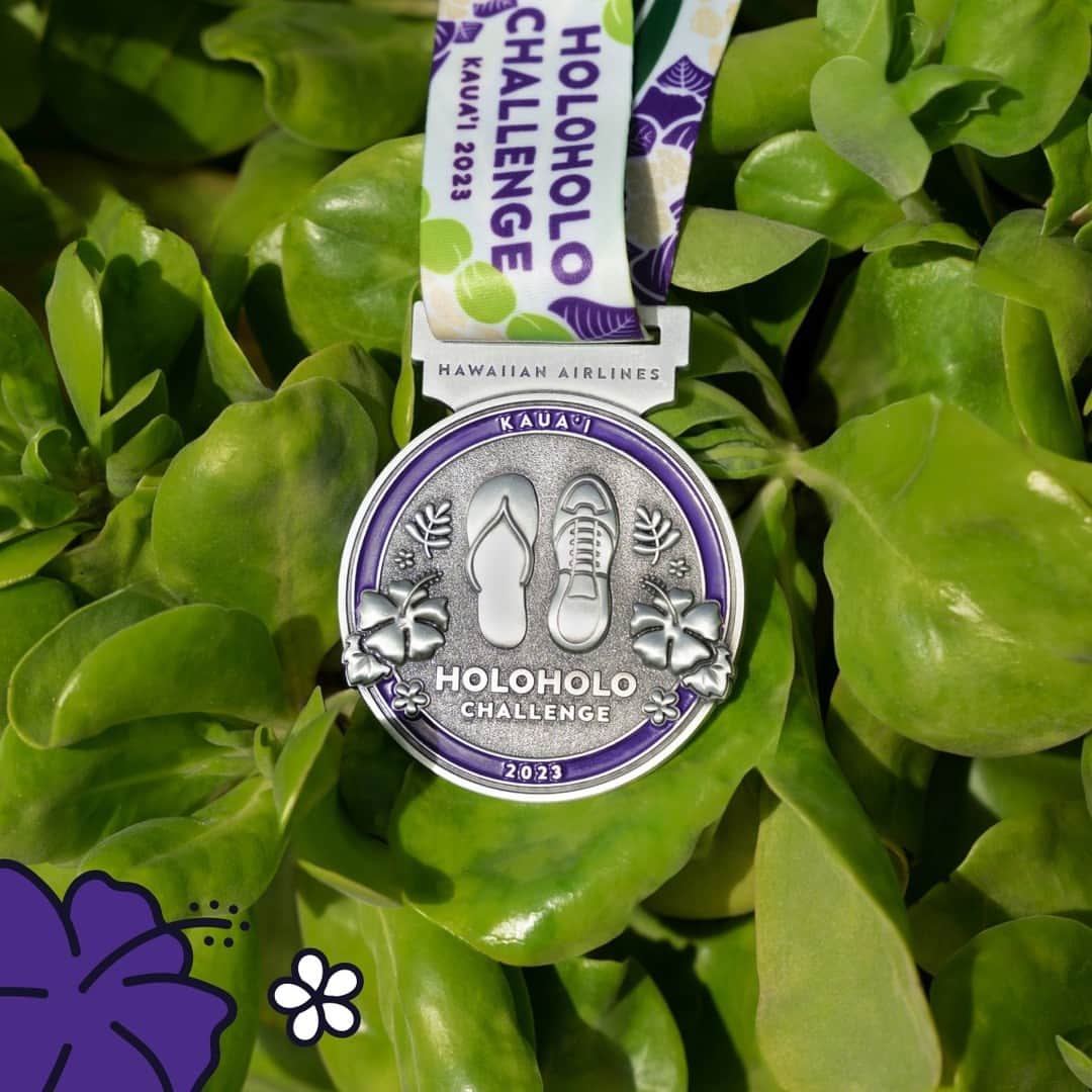 ハワイアン航空さんのインスタグラム写真 - (ハワイアン航空Instagram)「11月からスタート📣  Holoholo Challenge 2023は、カウアイ島を舞台にバーチャルに開催されます。 カウアイ島の花はモキハナ、島のレイにはモキハナの実が使われます。 島の色は紫💜モキハナと紫色がふんだんに使われたHoloholo Challenge 2023のレースパッケージは、スペシャルなコレクターズエディションです。   バーチャル・フィットネス・チャレンジにぜひご登録ください！ 詳しくはストーリーまたはプロフィールをチェック👆  #HHC #ホロホロチャレンジ #バーチャルレース #カウアイ島 #Hawaii」10月23日 18時58分 - hawaiianairlinesjp