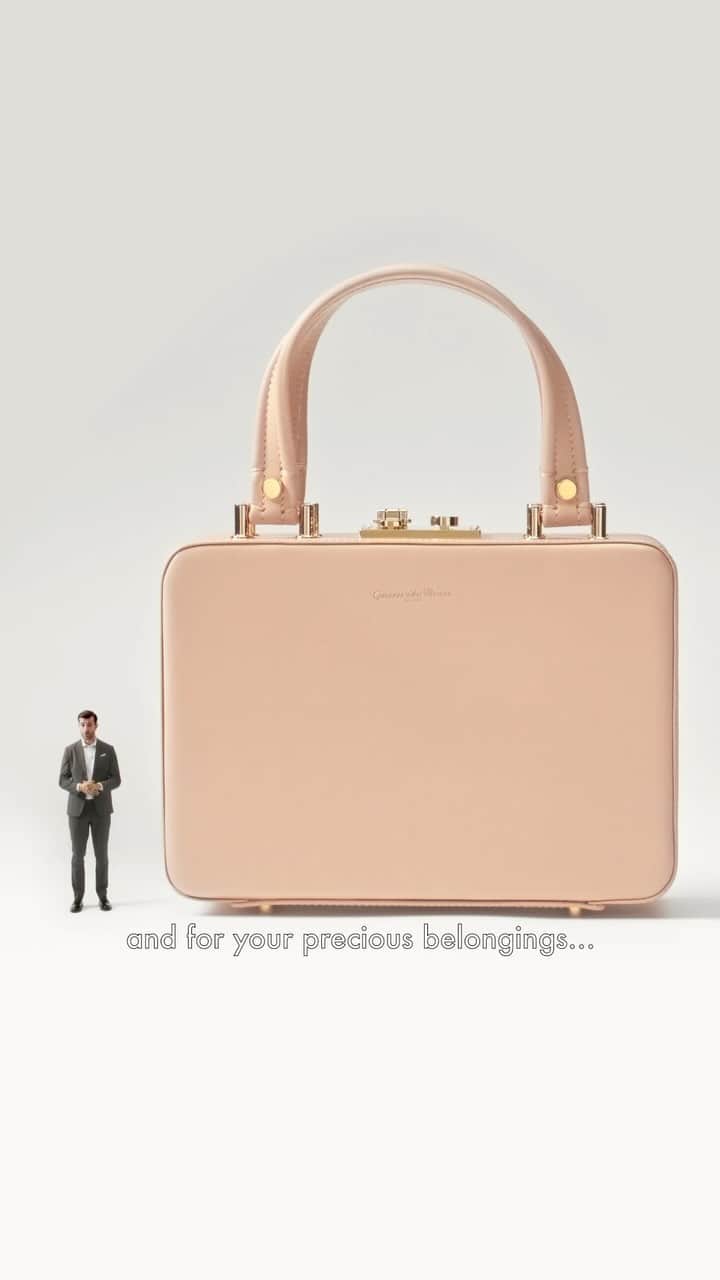 のインスタグラム：「We introduce to you, real connosseurs, Pietro: let him explain you Gianvito Rossi's inspiration behind our Valì bag... #SayCiaoToValì」