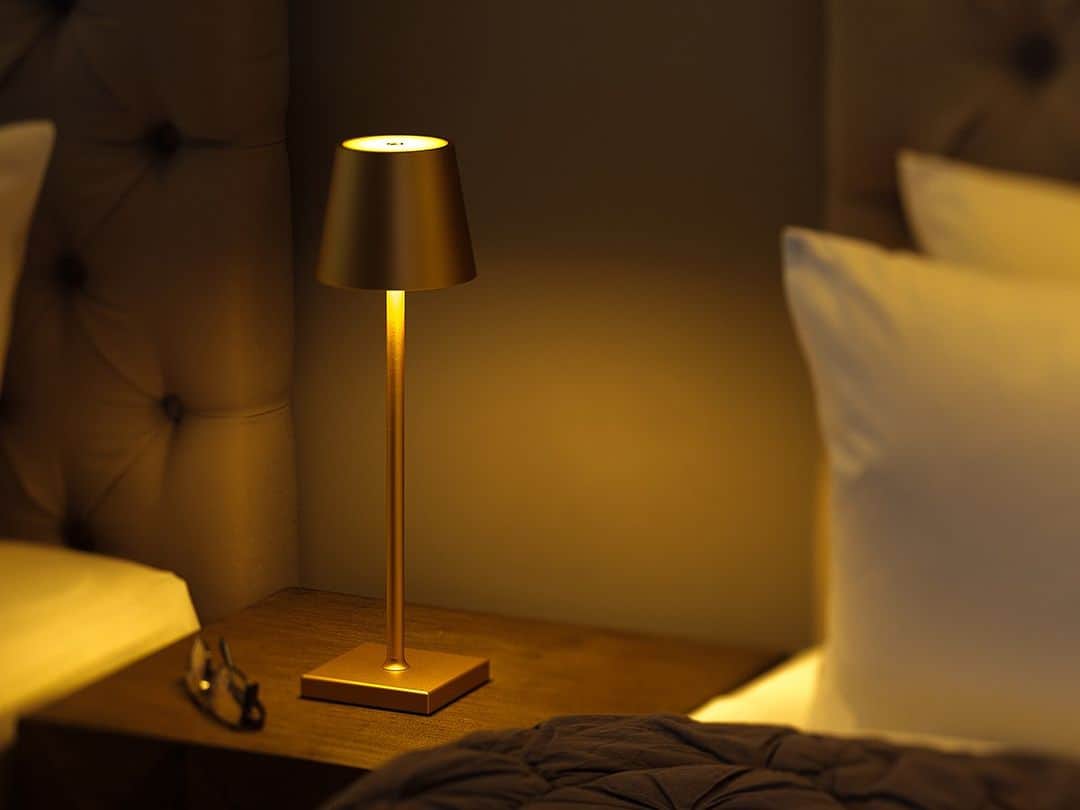 FLYMEeさんのインスタグラム写真 - (FLYMEeInstagram)「【PICKUP】 リラックスした寝室づくりにおすすめの「ライト・照明」をピックアップ。  ・ ・ ・ ・ ・ ・ ・ ・ ・ ・ ・ ・ ・ ・ ストーリーにて皆様の投稿をご紹介しています。 「#FLYMEe」を付けて、ご購入いただいた家具をお使いの様子をぜひご投稿ください。 ・ ・ ・ ・ ・ ・ ・ ・ ・ ・ ・ ・ ・ ・  ▼Instagramではご紹介しきれない商品が多数ございます。プロフィール欄URLよりぜひご覧ください。 @flymee_official  #FLYMEe⁣ #フライミー #家具 #インテリア #インテリア通販 #家具通販 #インテリアデザイン #インテリアコーディネート #インテリア好き #家具選び #寝室照明 #寝室コーディネート #寝室アイディア #ベッドルーム #ナイトランプ #フロアスタンド #フロアライト #フロアライト #間接照明 #間接照明のある暮らし #interiordesign #interiorinspiration #homedecor #interiordecor #interiorstyling #decorativelighting #lightingdesign #designlighting」10月23日 19時01分 - flymee_official