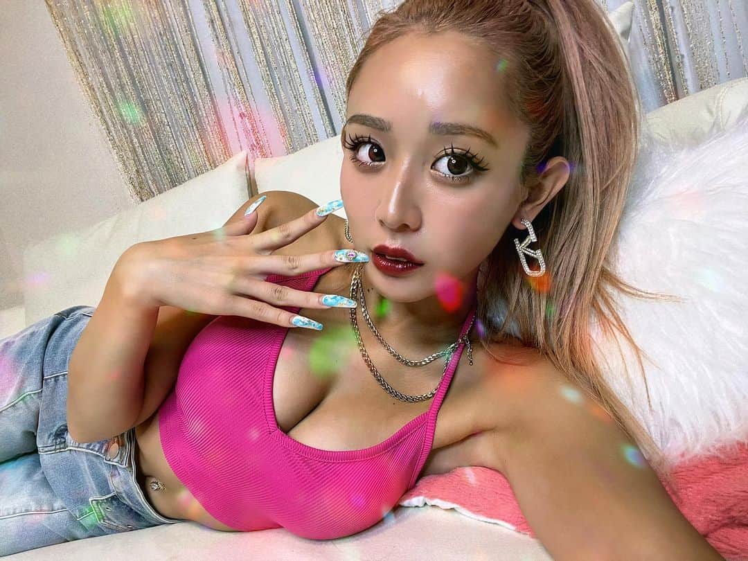 田村月光（ツッキー）のインスタグラム：「𝐒𝐞𝐥𝐟𝐲💖🪽 #不二子ボディになりたい」