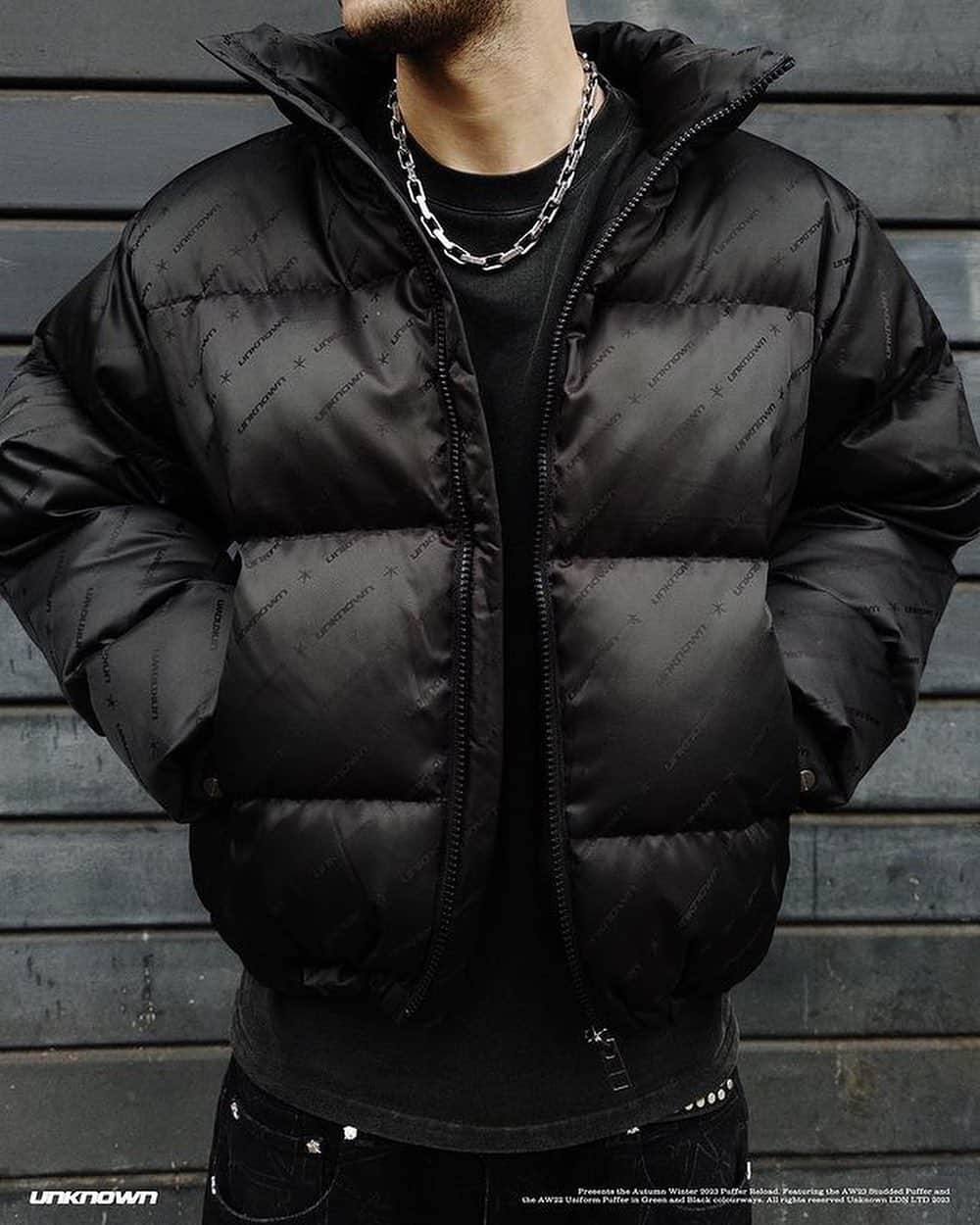 L.H.Pさんのインスタグラム写真 - (L.H.PInstagram)「. UNKNOWN  2023AW New Puffer Jacket  now available. _______________ @unknownuk  #unknown」10月23日 19時01分 - lhp_official