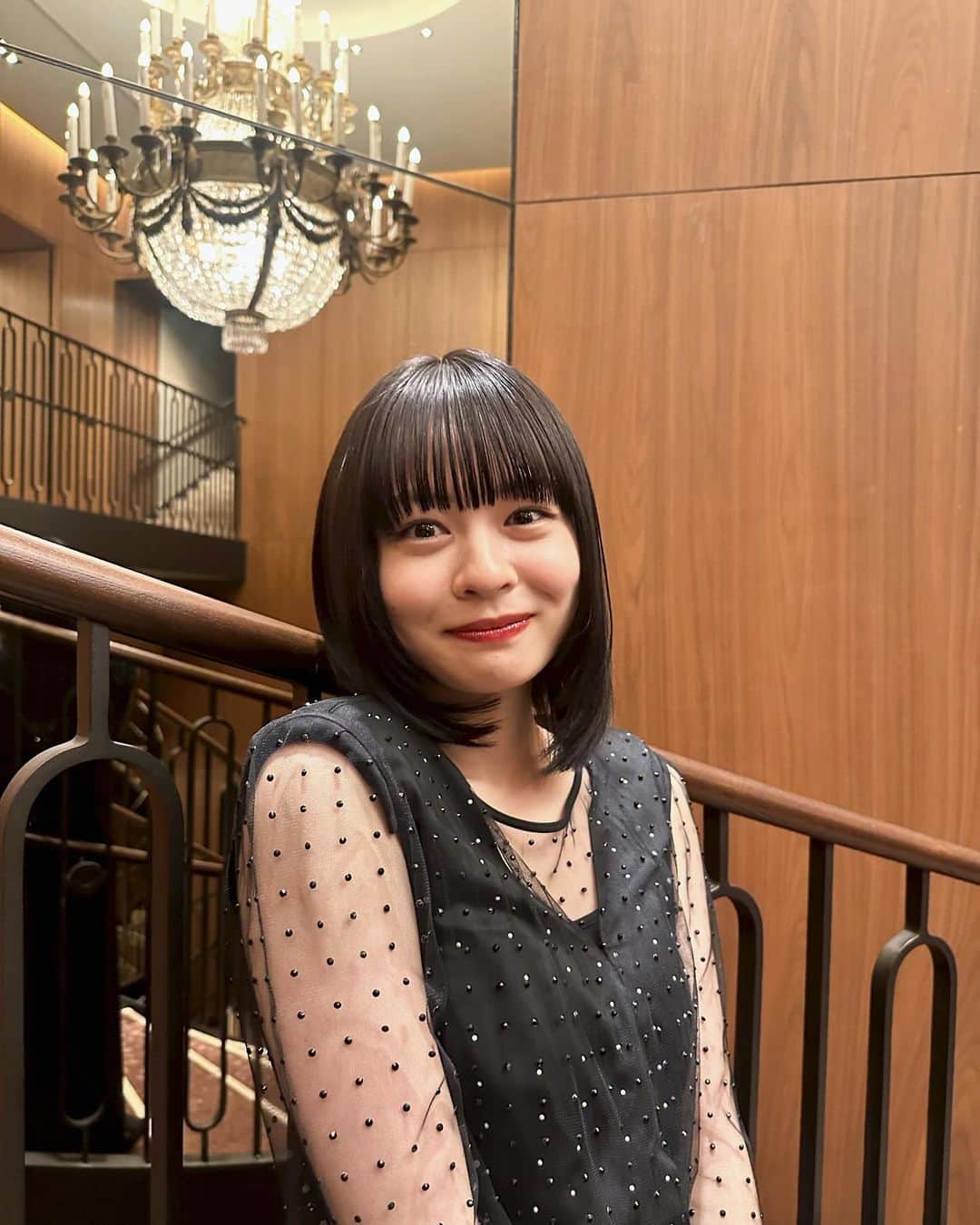 莉子さんのインスタグラム写真 - (莉子Instagram)「本日、第36回東京国際映画祭　レッドカーペットに映画『違う惑星の変な恋人』で参加させていただきました♥️  レッドカーペットを歩かせていただけるなんて、、。身に余る光栄でしたが、もっと相応しい役者になれるよう、また作品造りに励みたいと思います。  素敵すぎるお衣装の力を借りて、、楽しむことができました！ 貴重な機会を有難うございました。  👗　@emporioarmani  👠　@louboutinworld  💍　@monnickendam_dia」10月23日 19時02分 - riko_riko1204