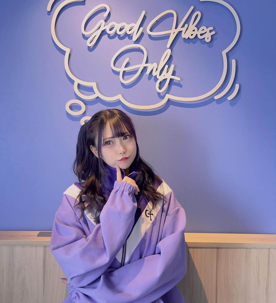 ねおきまこのインスタグラム：「💭」