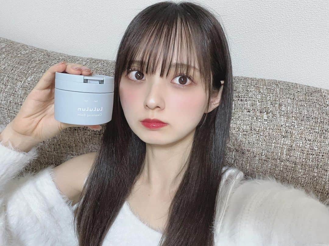 のインスタグラム：「スキンケア紹介🤍  ルルルンのクレンジングバームを使ったよ〜！  伸びが良くて少しの量でもかなりメイク落ちが良かったからおすすめ☝️💞  #PR #ルルルン #クレンジングバーム #毛穴ケア」