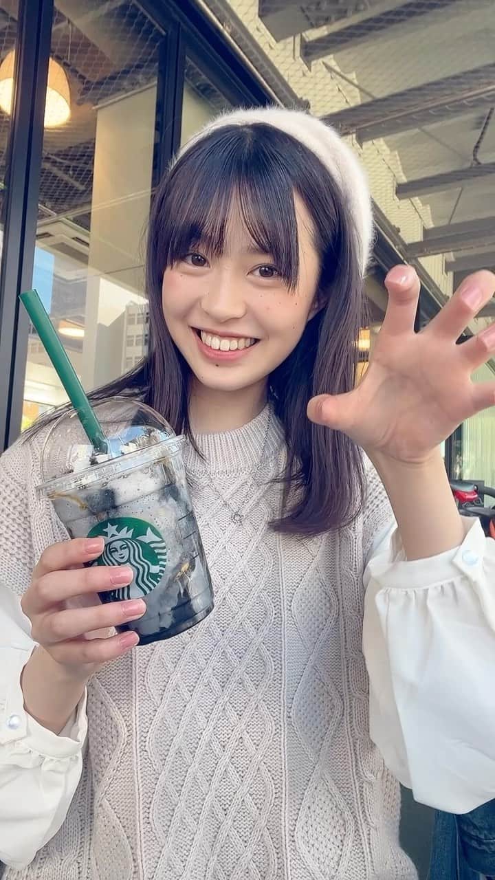 武上陽奈のインスタグラム：「新作フラペチーノ飲んできました👻💜  カスタマイズ沢山して、楽しかった〜🥰  キャラメルソースをかけるのがおすすめですよ！✨️  #Starbucks#スタバ#スタバ新作#フラペチーノ#宮下パーク#渋谷#Shibuya#楽しかった#HAPPY#笑顔#smile#delicious#甘党#ベレー帽#Japan#JapaneseGirl#16歳#16yearsold#スターダストプロモーション#スターダスト#JK#FJK#女子高生#武上陽奈」