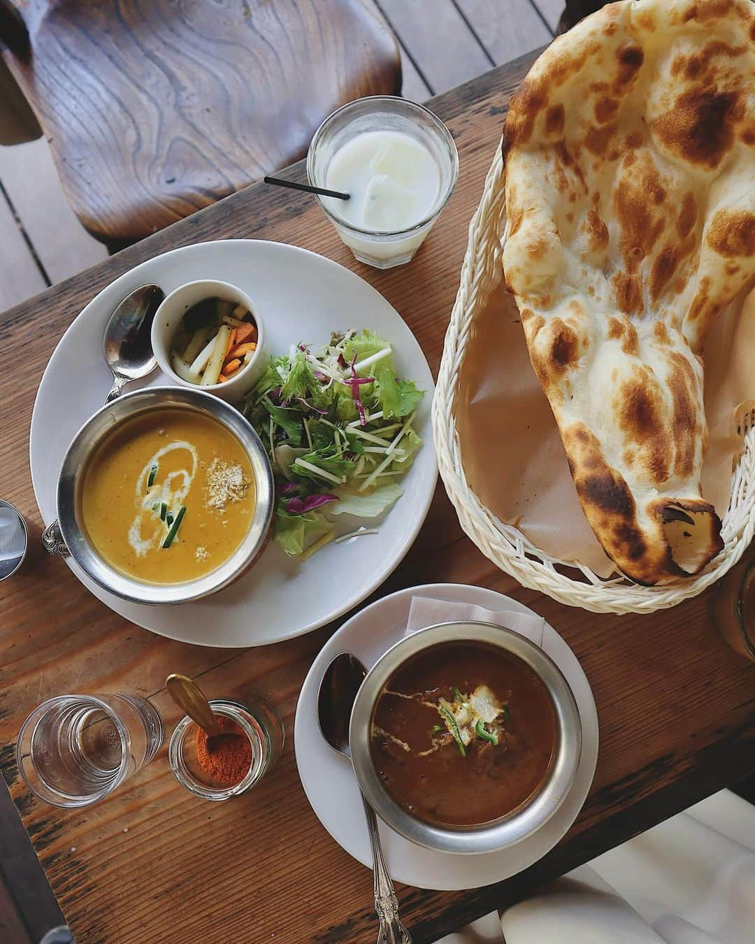 のインスタグラム：「・ 食べたかったカレー🍴 @sajilocafe_linden  お店のスパイスとか買いたくなっちゃうんだなぁ🥺♡  #軽井沢 #軽井沢カフェ #軽井沢ランチ #ハルニレテラス #カレーランチ #SajiloCafeLinden #karuizawa #curry」