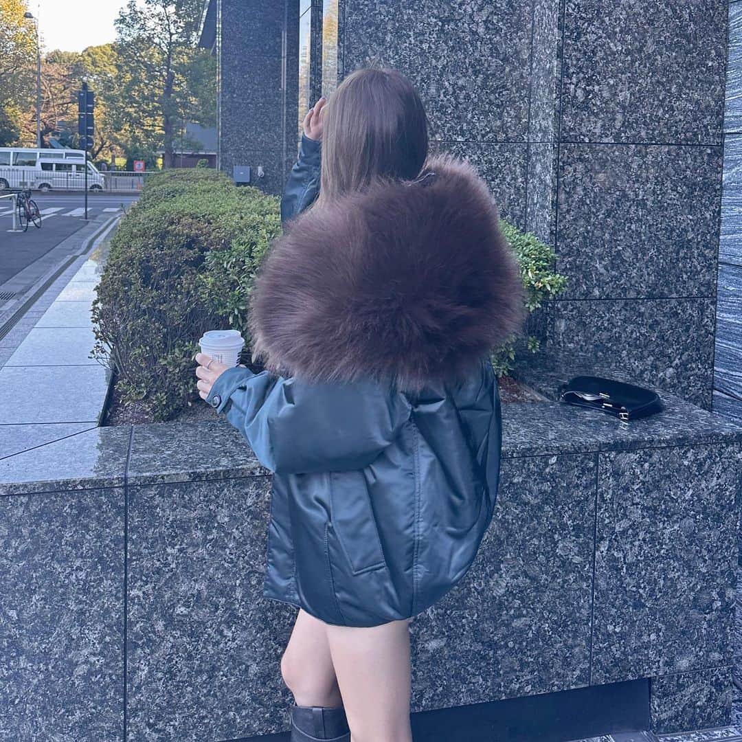 マギーさんのインスタグラム写真 - (マギーInstagram)「Taste of autumn 🍂  ぜんぶLOVEなアイテム♡♡♡  Coat @maisonalaia  Denim @loewe  Boots @givenchy  今日も朝からばたばた 夜までお仕事がんばります！」10月23日 19時22分 - maggymoon