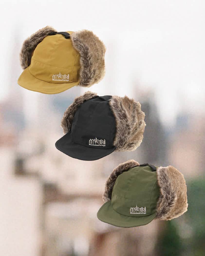 のインスタグラム：「.  FW23 Cap/Hatコレクション。  ボリュームのあるファーを付けたトラッパーキャップ。 タウンウェアとしてはもちろん、本格的なアウトドアでも使用頂けます。  ・Manhattan Portage直営ストア : 10/28(土)発売 ・オフィシャルオンラインストア : 10/27(金)発売   #manhattanportage #newyork #nyc  #cap #outdoor #camp #マンハッタンポーテージ #キャップ #キャンプ #アウトドアファッション #アウトドア」