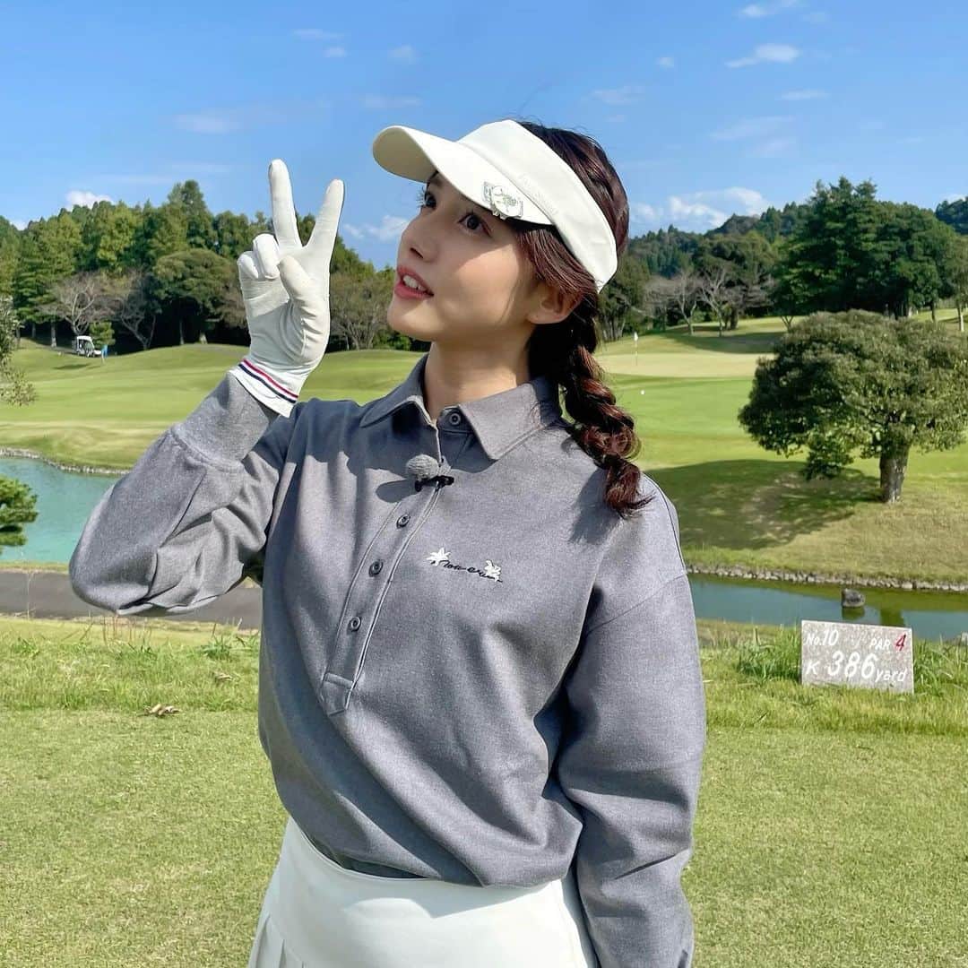 武藤彩芽さんのインスタグラム写真 - (武藤彩芽Instagram)「. . 少し暑いくらいだった 秋晴れの日☀️  シックでかっこいいトップスは @newera_golf です🩵  また告知しますね🤭」10月23日 19時32分 - mutoayame