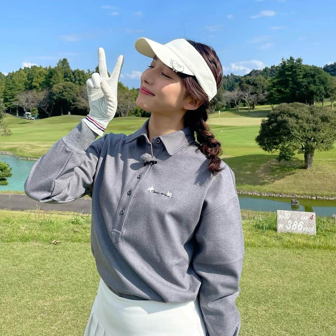 武藤彩芽さんのインスタグラム写真 - (武藤彩芽Instagram)「. . 少し暑いくらいだった 秋晴れの日☀️  シックでかっこいいトップスは @newera_golf です🩵  また告知しますね🤭」10月23日 19時32分 - mutoayame