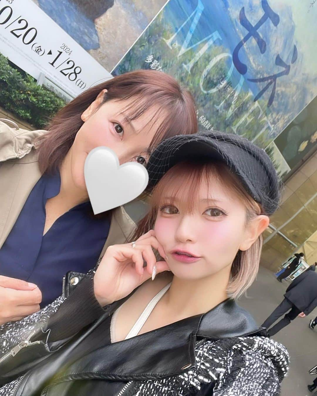 ゆーちゃんさんのインスタグラム写真 - (ゆーちゃんInstagram)「ママと上野のモネ展！高校生の時から観にいってる8年推しの画家🤍  モネって同じテーマで作品作るから 同じ景色を違う天気で描いたり 同じ日 同じ感情など二度と来ないことを 残してて、深くて好きなんです  その時失恋したとか嬉しい事があったとか感情によって 同じはずのものも、見え方が違う 絵画が好きになったキッカケ☺️  会期 2023年10月20日(金)〜2024年1月28日(日)　  会場 上野の森美術館 https://www.ueno-mori.org/ 台東区上野公園1-2  観覧料金 一般2,800円（平日）、3,000円（土曜日・日曜日・祝日）ほか  PRではなくただの、好き共有です笑  #モネ展 #モネの池 #モネク好きな人と繋がりたい #ウォータールー橋 #ヴェンティミーリアの眺め」10月23日 19時33分 - yurina_era999