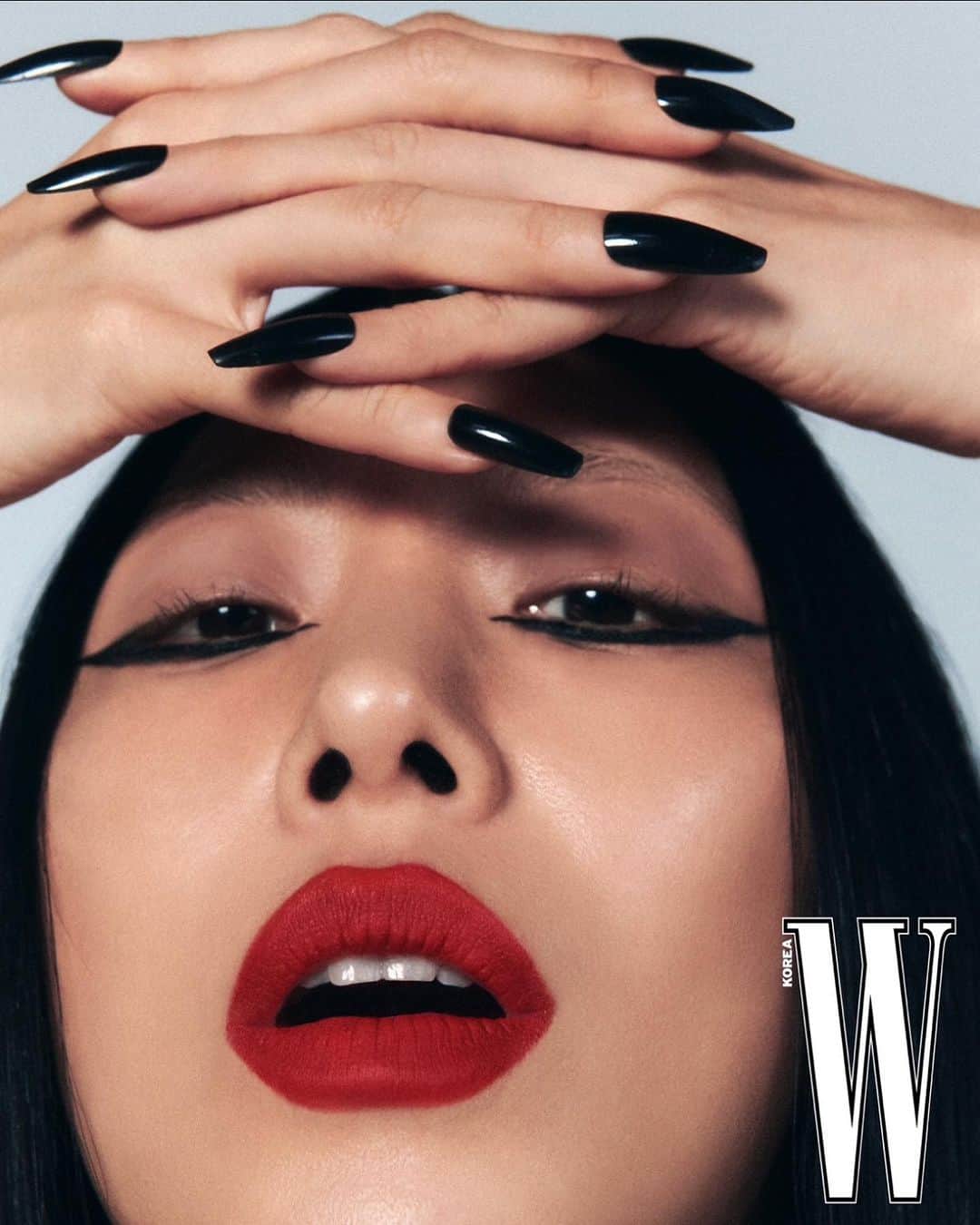 リア・キムのインスタグラム：「💋❣️ @wkorea @maccosmeticskorea」