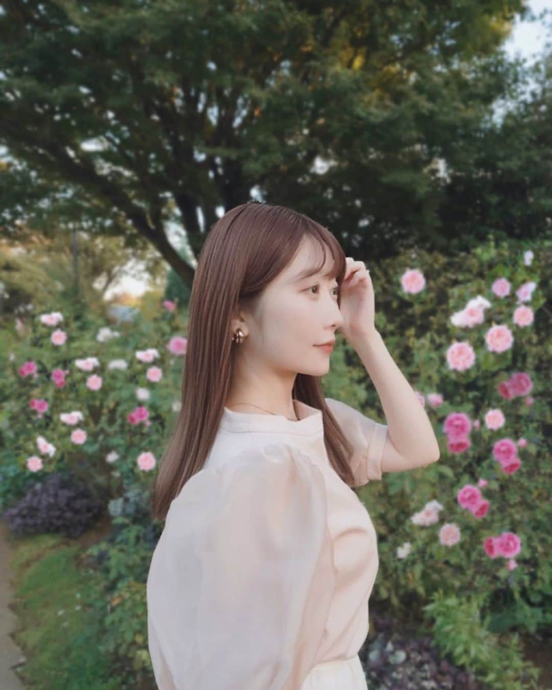 maari watanabe(まありん)のインスタグラム：「🌹📷」