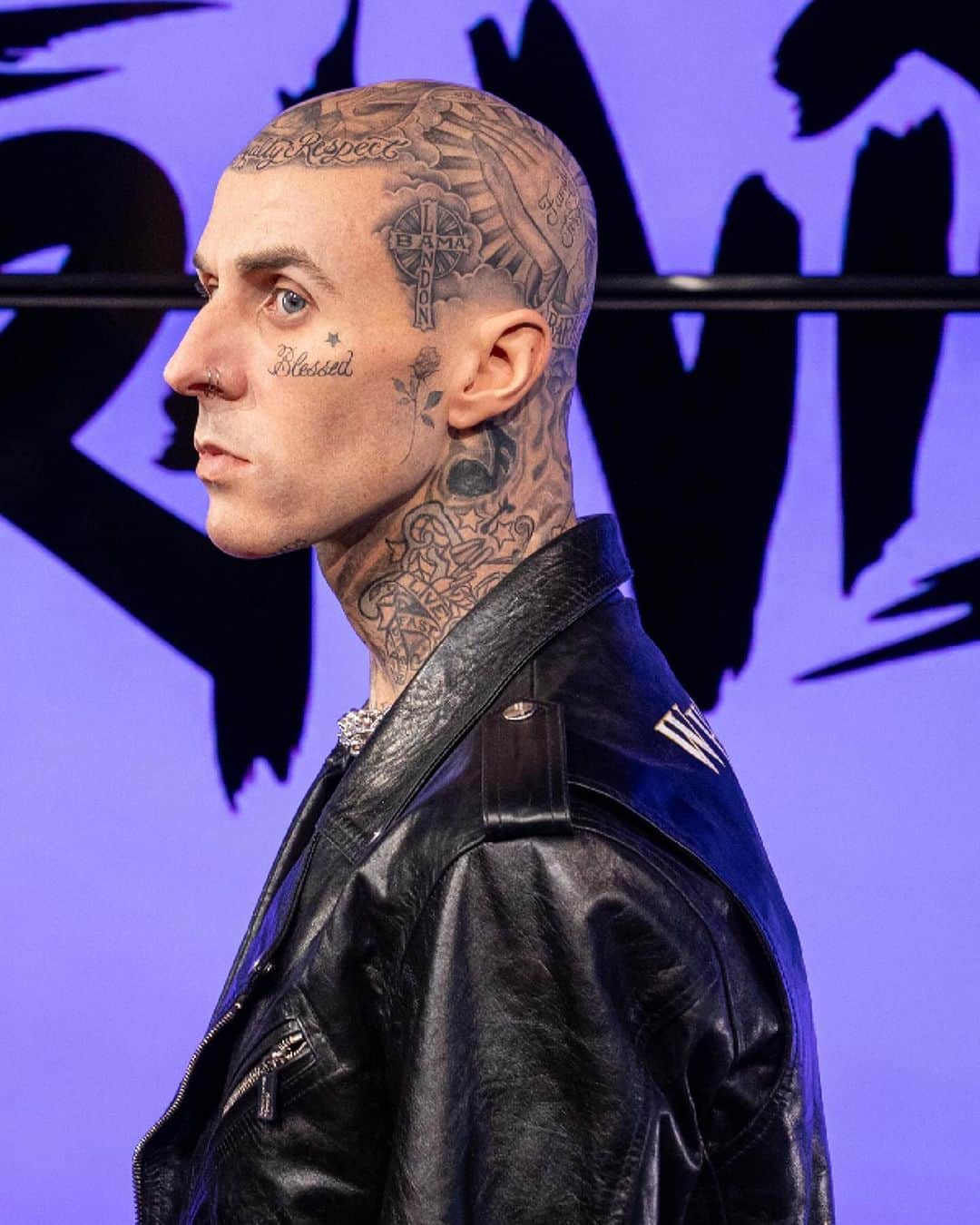 Kerrang!さんのインスタグラム写真 - (Kerrang!Instagram)「“It looks so fucking real…” Travis Barker has his own figure at Madame Tussauds in Las Vegas, and it’s the “most tatted figure ever created” by the celebrity waxwork museum 🤯  📸: @keylimephoto」10月23日 19時58分 - kerrangmagazine_