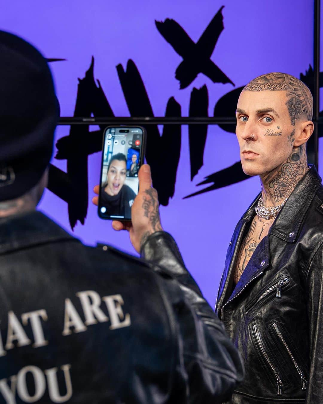 Kerrang!さんのインスタグラム写真 - (Kerrang!Instagram)「“It looks so fucking real…” Travis Barker has his own figure at Madame Tussauds in Las Vegas, and it’s the “most tatted figure ever created” by the celebrity waxwork museum 🤯  📸: @keylimephoto」10月23日 19時58分 - kerrangmagazine_