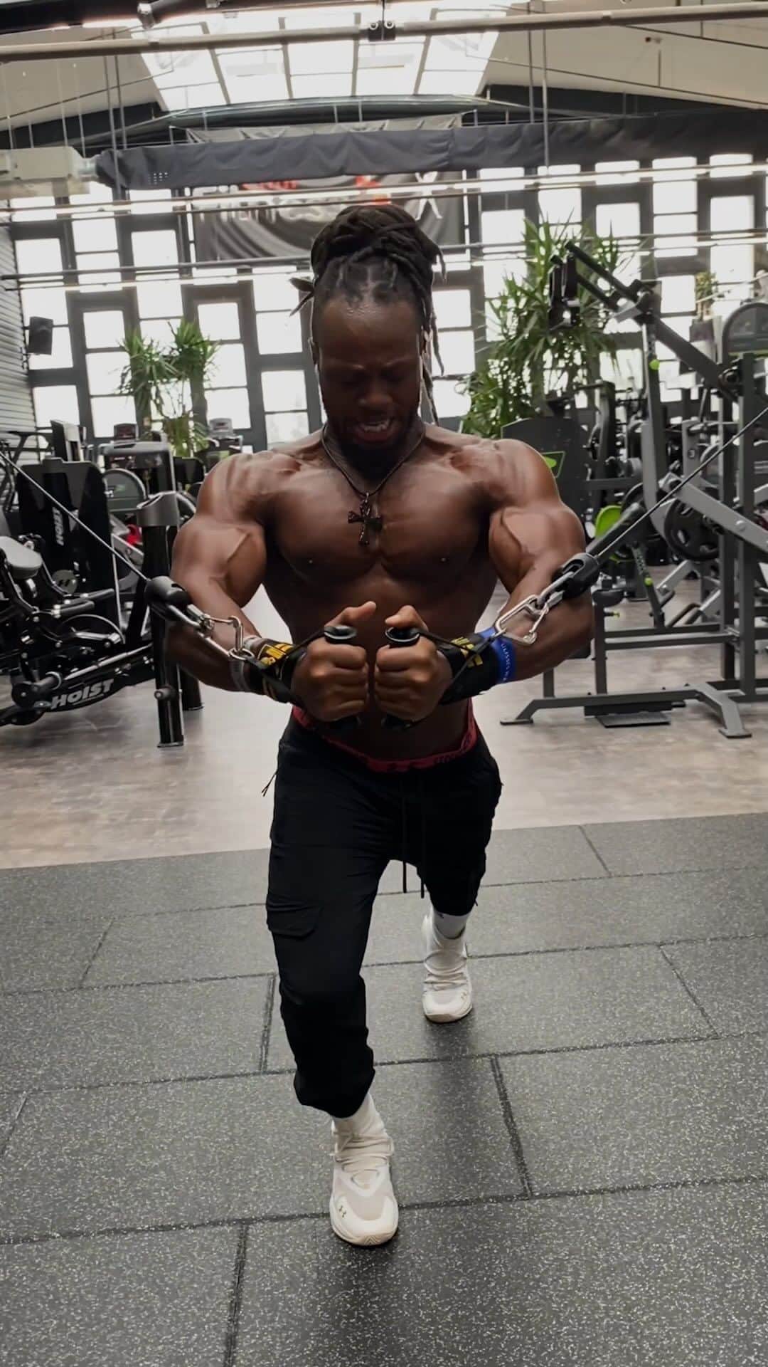 Ulissesworldのインスタグラム：「Unlock your Potential  Every Rep. Every Set. Every Day 💪🏾🔥  It's not just about sculpting muscles, it's about sculpting character.   Each rep, each set, each drop of sweat is a testament to your dedication, discipline, and determination.   Self-development isn't limited to what you see in the mirror; it's about becoming the best version of yourself from the inside out. 💪🏾  Embrace the grind, chase your goals, and watch as you grow stronger in body and spirit.   Your journey in the gym is a metaphor for the journey of life itself - continuous improvement, resilience, and the unwavering belief that you can achieve anything you set your mind to 🔥」