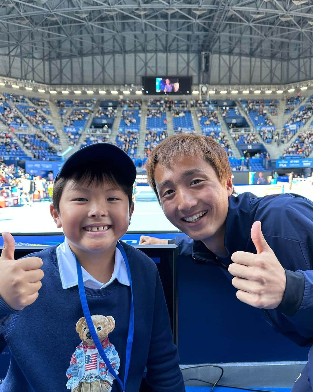 杉山愛さんのインスタグラム写真 - (杉山愛Instagram)「🎾木下グループジャパンオープン🎾 悠にとって最高な経験となりました✨ テレビで観るのとは全く違ったらしく 「ママ、素敵な経験させてくれてありがとう‼️」 だって😭😭😭 何か感じ取ってくれたら嬉しいね😌  #スポーツ観戦 #テニス観戦 #BJKCUP #よろしくお願いします #テニス #国別対抗戦 #日本代表 #日本対コロンビア #応援 #よろしくお願いします #有明コロシアム #応援来てね #応援tシャツ #売ってます #有明を #ジャパンレッドに」10月23日 20時13分 - aisugiyamaofficial