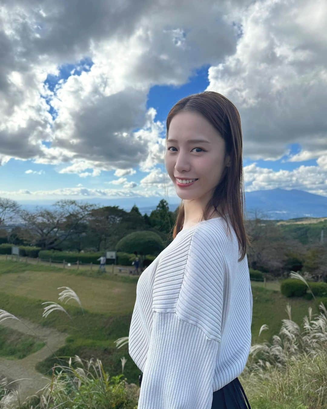 綱島恵里香のインスタグラム：「自然に触れてリフレッシュ✨日帰り温泉入って癒されました☺︎ . . #photography#photo#camera#instagood#instalike#diarygram#lifeinjapan#beautiful#beauty#ootd#instagood#instalike#model#ootn#cordinate#code#팔로우미#얼스타그램#コーデ #モデル#女優##写真#カメラ#ポートレート#japan#旅行好きな人と繋がりたい」