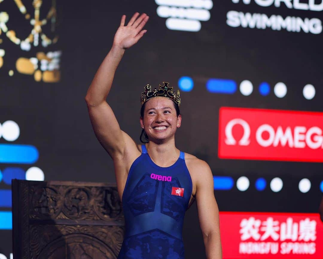 シボーン・バーナデット・ホーヒーのインスタグラム：「29 races in 30 days in 4 countries 🇨🇳🇩🇪🇬🇷🇭🇺 It wasn’t easy but you don’t realise what amazing things your body and mind are capable of doing through all the ups and downs. Thanks for following along this wild ride 🌊 Grateful for all the love and support as always 🩷」