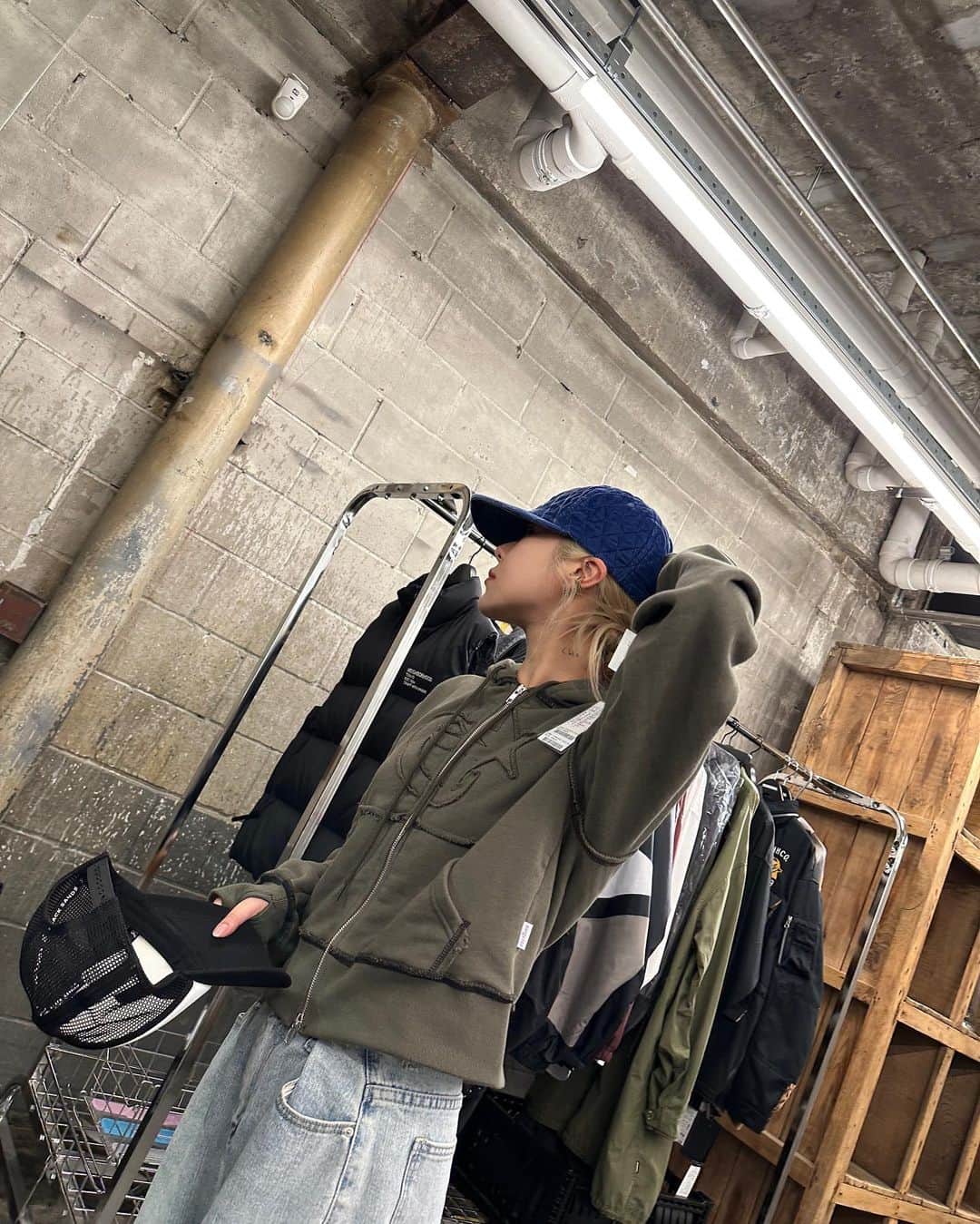 フィインのインスタグラム：「한잔했어~요~ 🎵  속상한마음 조금 달래려고~ 🎶 나이뻐요? 히~  익스 - 잘 부탁드립니다 中」