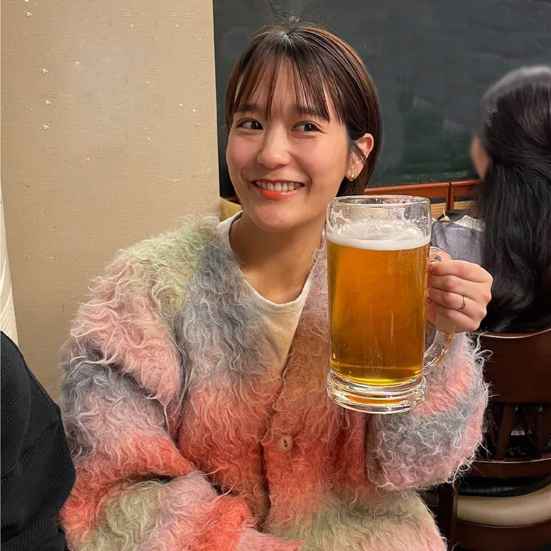 ゆうりさんのインスタグラム写真 - (ゆうりInstagram)「大好きなでかいビールと🍺 大好きな友達夫婦(みき)👫  無条件のハッピーセットです♡♡♡  #ビール #やっぱり最強のカメラマン笑 #ああずっとこうやって自由に笑っていたい #29歳になっても思うってことは #もう一生思うから #最近は諦めている #悪い諦めではなく #なんか大人になるってこゆことなのかなって #思ったりしてる #期待せず #でも適度な向上心をもちつつ #自分なりに納得のいく生き方になるように #日々適度に責任感もってやり切る感じ? #伝われ #とりあえず #まだ月曜日 #フリークスストア」10月23日 20時20分 - i_am_yuurich