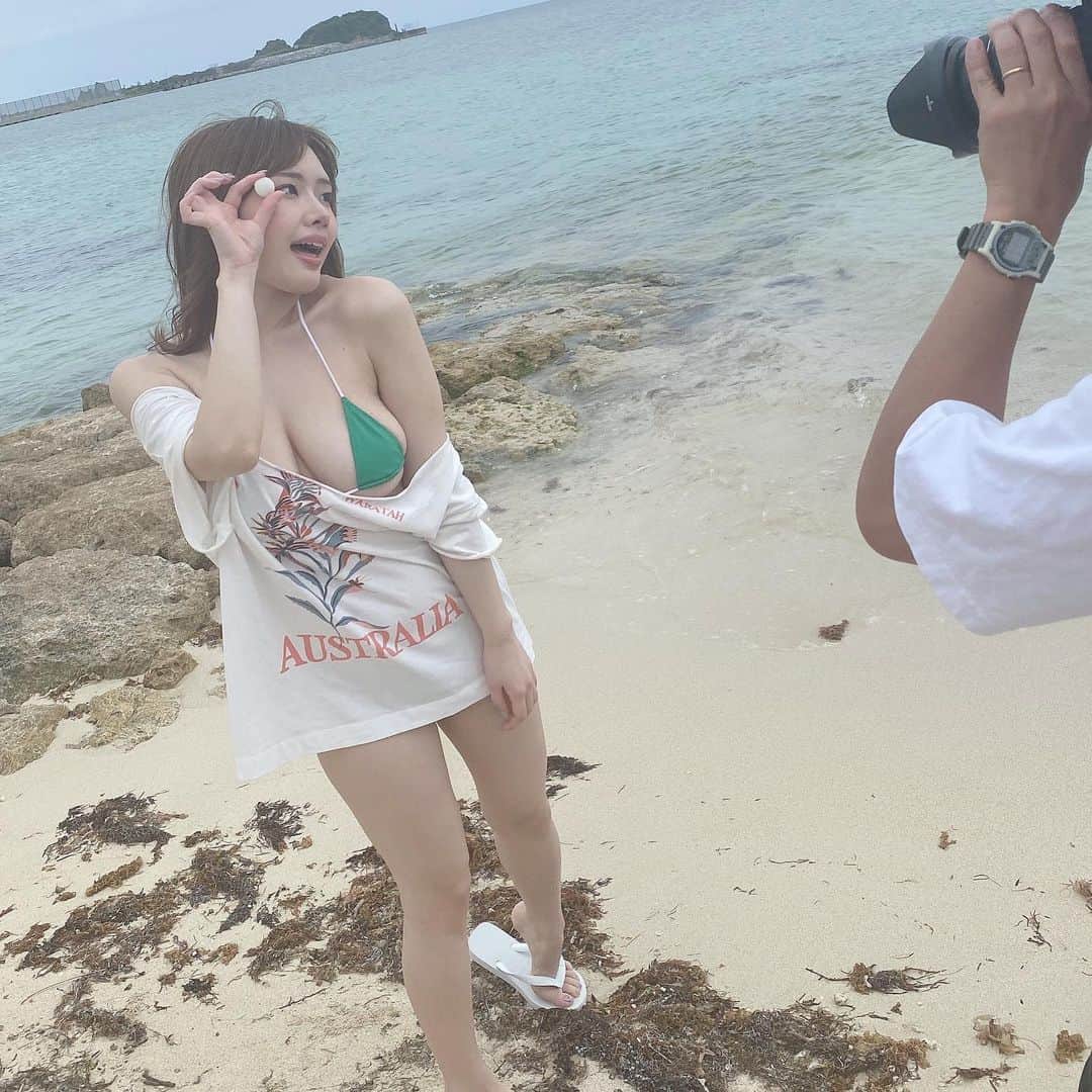 白川希美さんのインスタグラム写真 - (白川希美Instagram)「11/3のリリイベは、パッケージの緑の水着を着たいと伝えてます🥺🥺」10月23日 20時24分 - sirakawa_nozomi_