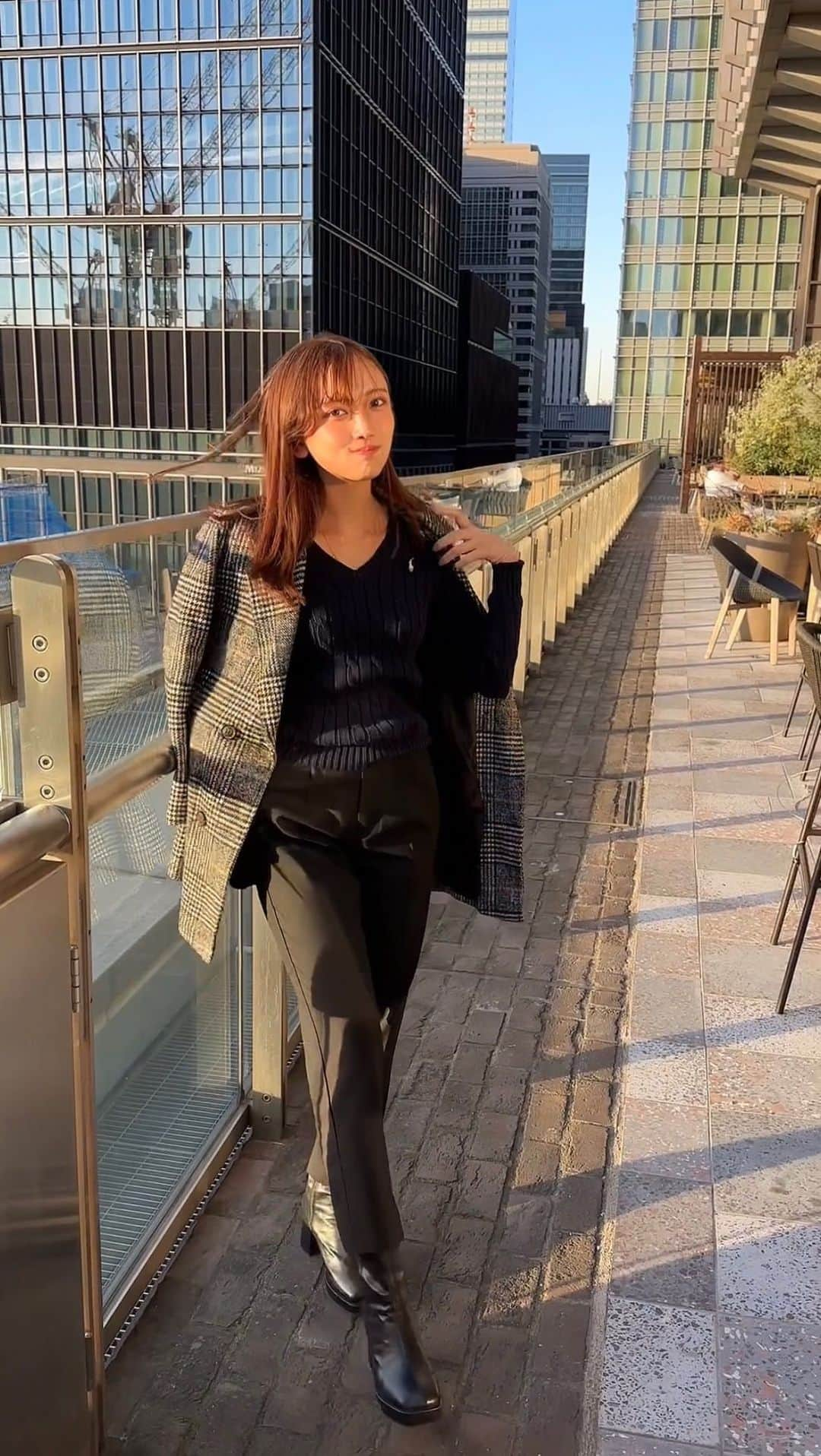 今井ゆうりのインスタグラム：「autumn outfit♡  @coen_official のパンツを着用してるよー！😚 シルエット、これはテーパードなんだけど、トレンドのワイドもあるみたい🥺🤍  何でも合わせやすそうなのでこの秋たくさん使おーと❣️  品名：イージービューティーテーパードパンツ 品番：7640-636-0291  #coen  #コーエン  #coen_style  #coen_snap  #テーパードパンツ」