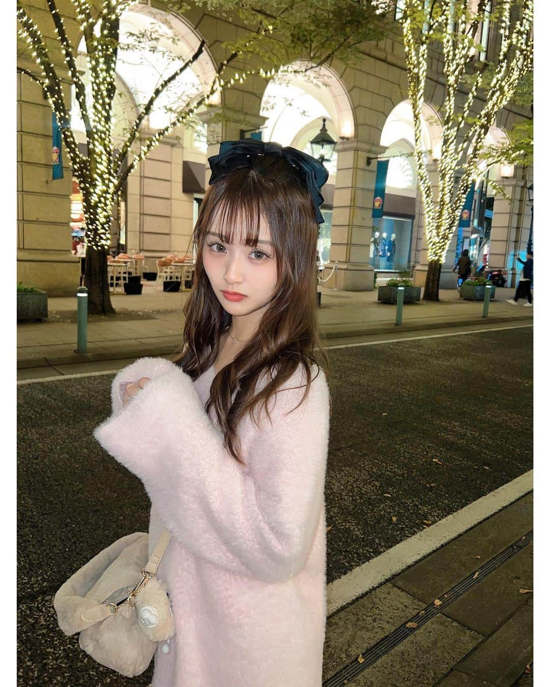 森脇梨々夏さんのインスタグラム写真 - (森脇梨々夏Instagram)「神戸デートなうにつかっていーよ🤭🤍🤍 世の中きらきらする季節だね〜🎄⛄️ . . . . . . . 急に明日は大切な日！！って時におうちで @tee___jp でセルフホワイトニングしてます🦷 おうちで手軽にホワイトニングできるのでお忙しい方にもおすすめ‼︎‼︎🤍🤍  #ホワイトニング #pr」10月23日 20時35分 - ririka_0508