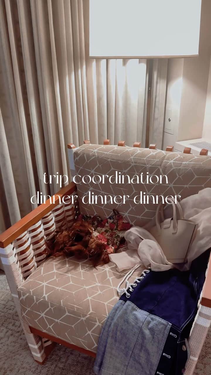 林田沙綾のインスタグラム：「trip coordination  dinner編　in HAWAI  今日から人生初のハワイ〜🌺 幸せすぎる。 miss meの新作デニムパンツ合わせて 夜のコーディネート🌺🌺  #ハワイ旅行　#シェラトンワイキキ #旅行コーデ」