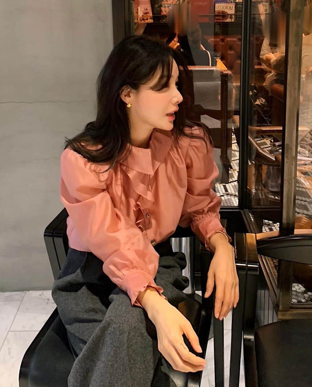 nanaのインスタグラム：「이건 찐 예쁨블라예요🫣」