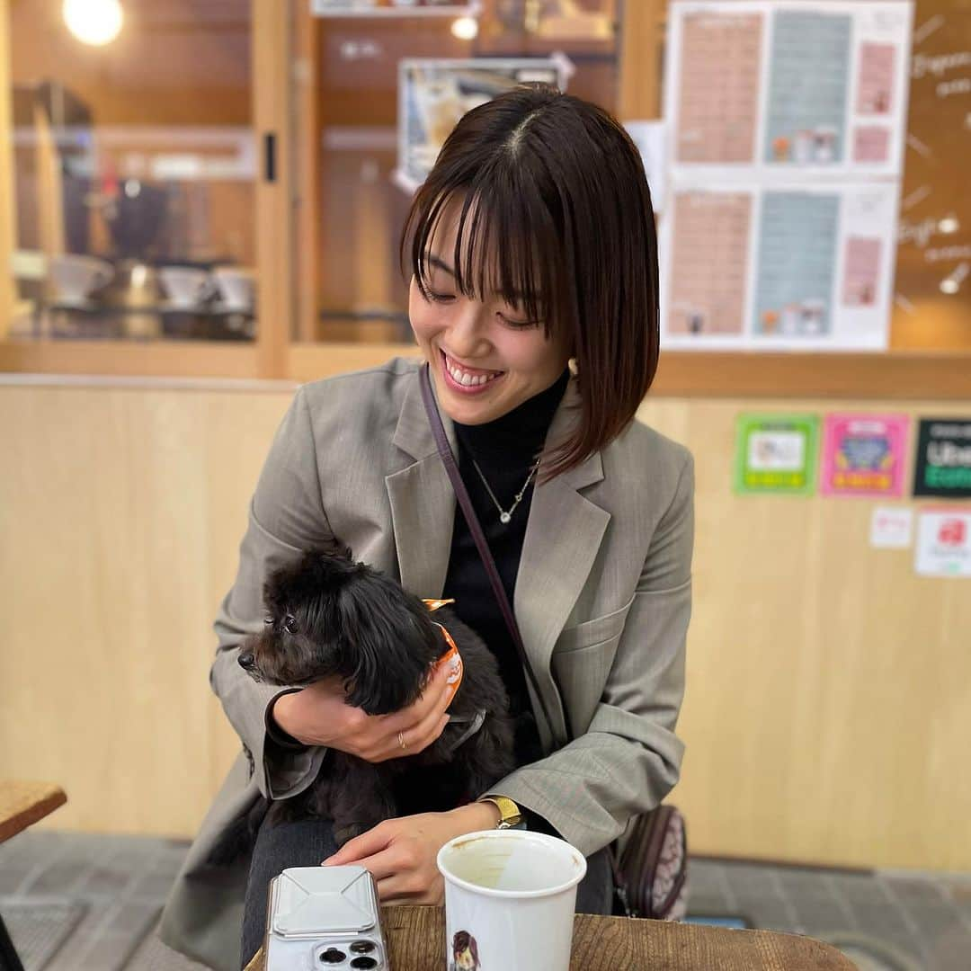 山本麻衣のインスタグラム：「. . 24歳になりました🎉  いつも沢山の応援ありがとうございます🥰 これからも皆さんに元気いっぱい届けられるように頑張ります😆  #24 #happyday  #感謝の日」