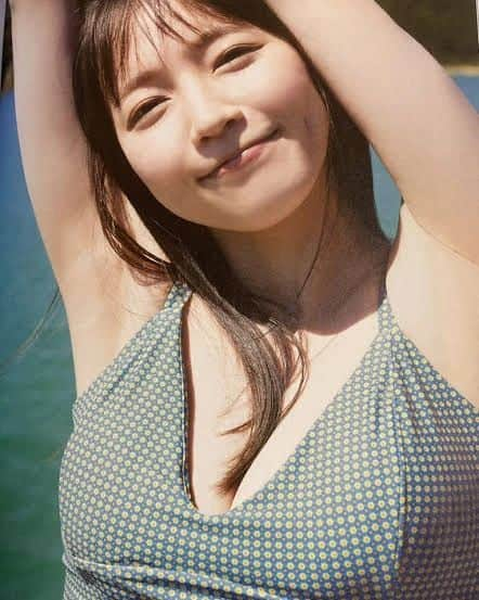 吉岡里帆ファンのインスタグラム：「里帆ちゃん、りほらーの皆様今日も１日お疲れ様でした!(*´∀｀*)  里帆ちゃんストーリー更新投稿ありがとうございます😍😍  土曜日からスマホの電源落ちていきーー  昨日も言ったけど今Xperia代替え機で  データも正確に移行されてなく‥  ２週間程かかるてことで  里帆ちゃん投稿ネタも都度ダウンロード的な😰😰  当然ストーリーネタなんかないよね😱😱  ストーリーネタも都度ダウンロードって‥  ミシン目ストーリーからすと厳しいかも😭😭  早く戻ってこーーい！😭😭 #吉岡里帆 #吉岡里帆かわいすぎ #吉岡里帆ちゃん #日日」