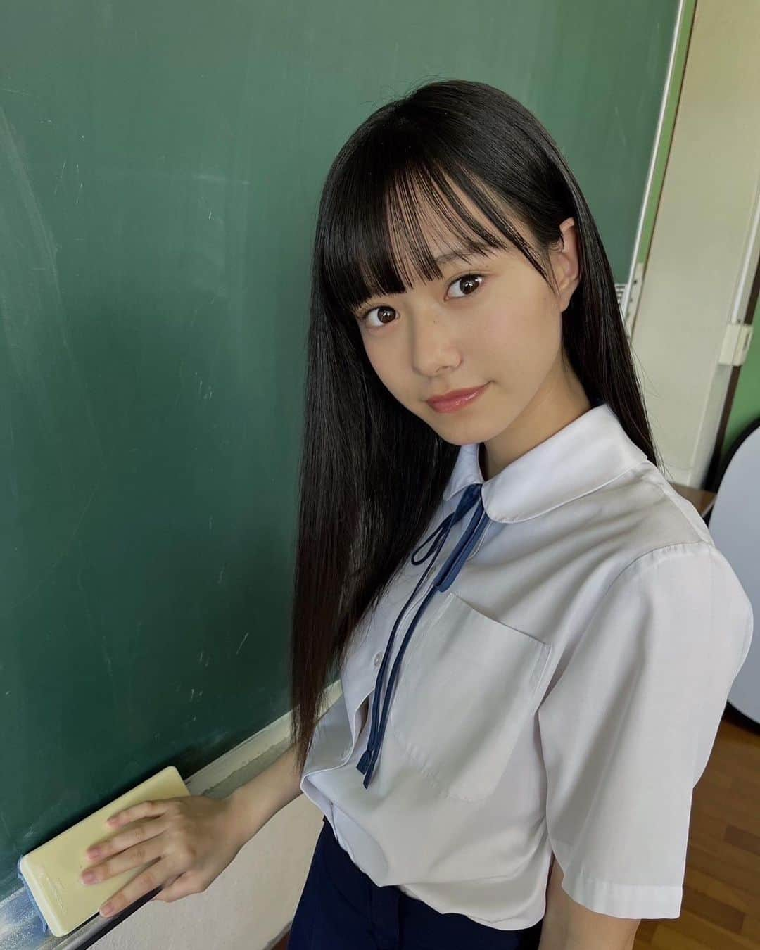 仲村悠菜さんのインスタグラム写真 - (仲村悠菜Instagram)「📕🧑‍🎓  アップトゥボーイ12月号 本日10/23発売です！！  ぜひチェックしてください♡  #アップトゥボーイ　#私立恵比寿中学　#エビ中 #制服」10月23日 21時05分 - nakamura_yuna_official