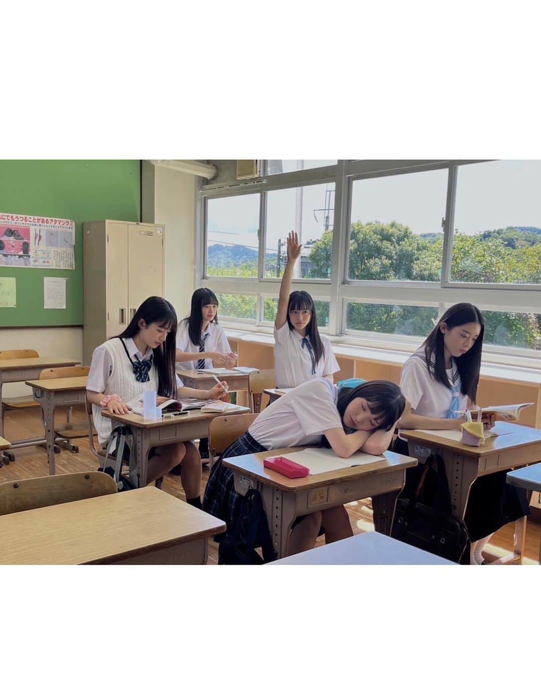 仲村悠菜さんのインスタグラム写真 - (仲村悠菜Instagram)「📕🧑‍🎓  アップトゥボーイ12月号 本日10/23発売です！！  ぜひチェックしてください♡  #アップトゥボーイ　#私立恵比寿中学　#エビ中 #制服」10月23日 21時05分 - nakamura_yuna_official