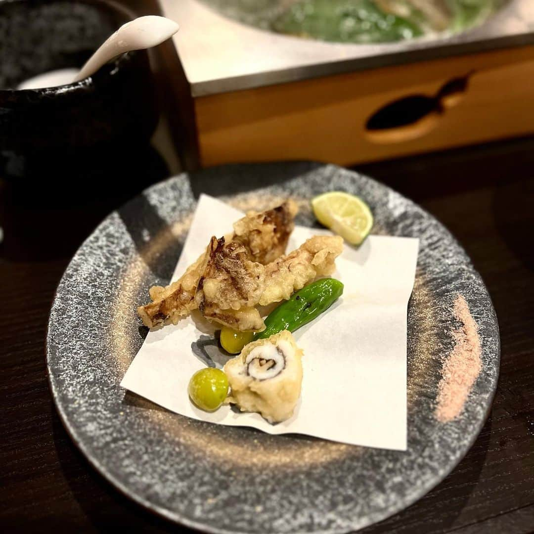 winpy-jijiiのインスタグラム：「松茸なんて何時食ったか思い出せないぐらい昔の事 #鯛と松茸の寿司 #松茸の天ぷら #鴨と銀杏 #もう思い残すことはない #養老山麓豚のしゃぶしゃぶ #最後に蕎麦で〆 #天国」