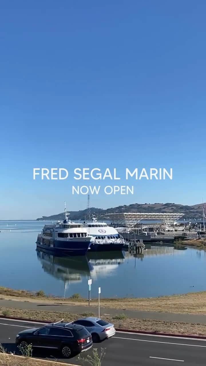 Fred Segalのインスタグラム：「Shopping with this view. 😍 Come visit our newest Northern California location at @marincountrymart. 🫶」