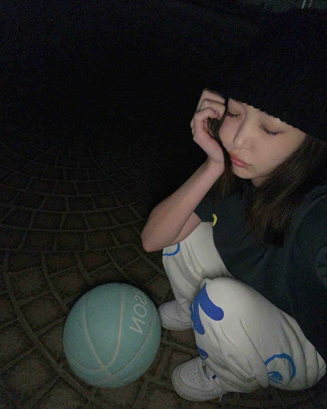 ももなのインスタグラム：「バスケしよー！！！！！！！ 농구 하자구우우우웅!!!!!」