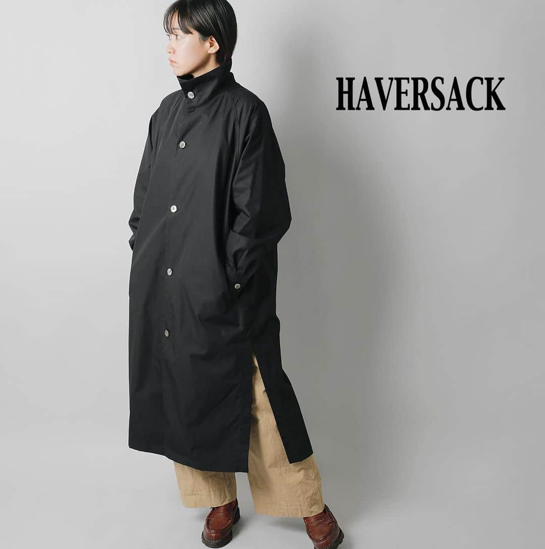 アランチェートのインスタグラム：「. さらりと羽織って抜け感のある印象に . HAVERSACK(ハバーサック)より、コットン 40 タイプライターハイネックラグランシャツコートのご紹介です。衿の抜け感とマチ付きラグランスリーブが特徴のハイネックラグランシャツコート。また、裾サイドにはスリットを入れ軽い印象に仕上げています。素材は張りと光沢のある、超長綿を使用したタイプライターを使用しています。 . . ●画像をタップすると商品ページをご覧いただけます。 ●top画面からHPを是非ご覧ください♪ . . #aranciato #piudiaranciato #aranciato_code #HAVERSACK #ハバーサック #シャツワンピ #シャツワンピース #シャツコート #カジュアル #デイリー #冬コーデ #秋コーデ #スタイリング #着回し #大人カジュアル #きれカジ #今日の服 #今日のコーデ #2023aw #2023秋冬」