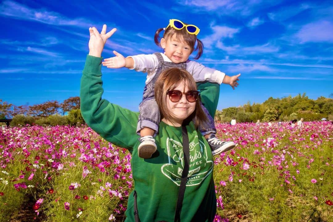 のインスタグラム：「愛する姪っ子よ。 ゆいに凄いリスペクトしてるようだな なんでも真似するし 毎日名前を呼ぶようだな そりゃあ仕方ない 絶対におもちゃ服を買わないと決めても すたこをみたら買ってしまうくらい カモなんだ。笑 二人目が産まれてもちゃんとおねぇちゃん するんだぞ しかし、2個離れた妹ができるなんか 全く同じじゃないか 妹の愛し方はこの私が教えてあげるぜ 相棒。」
