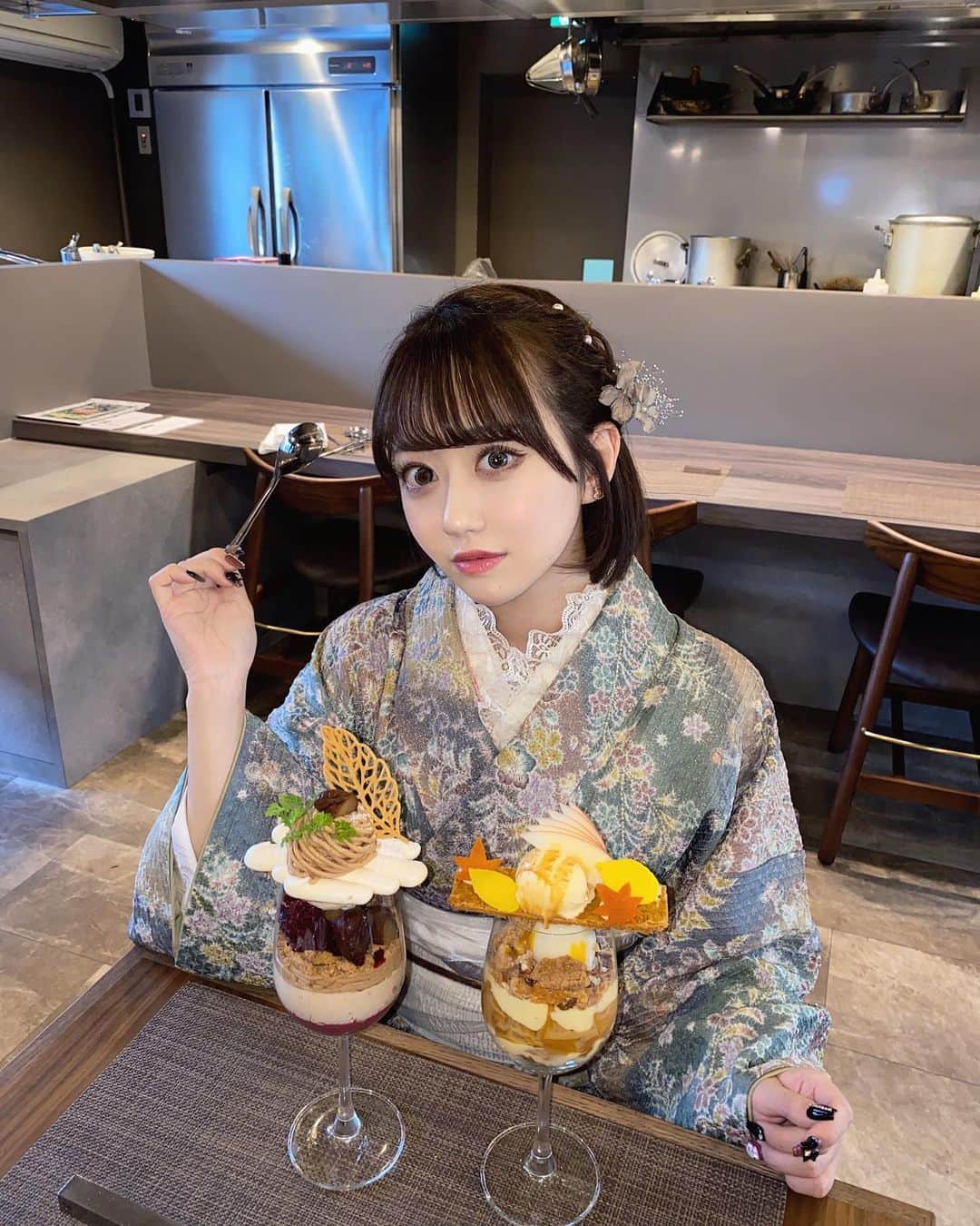 MI-MIのインスタグラム：「久しぶりの鎌倉🫶  観光して食べ歩きしてパフェ食べて 楽しかった😺 @waraku_kamakura   パフェは週1回だけオープンしてる レアなお店だよ〜美味しすぎた☺️ @lelia_parfait   #鎌倉 #鎌倉観光 #鎌倉着物 #着物レンタル #着物ヘア #着物女子 #ボブヘアアレンジ #pr」