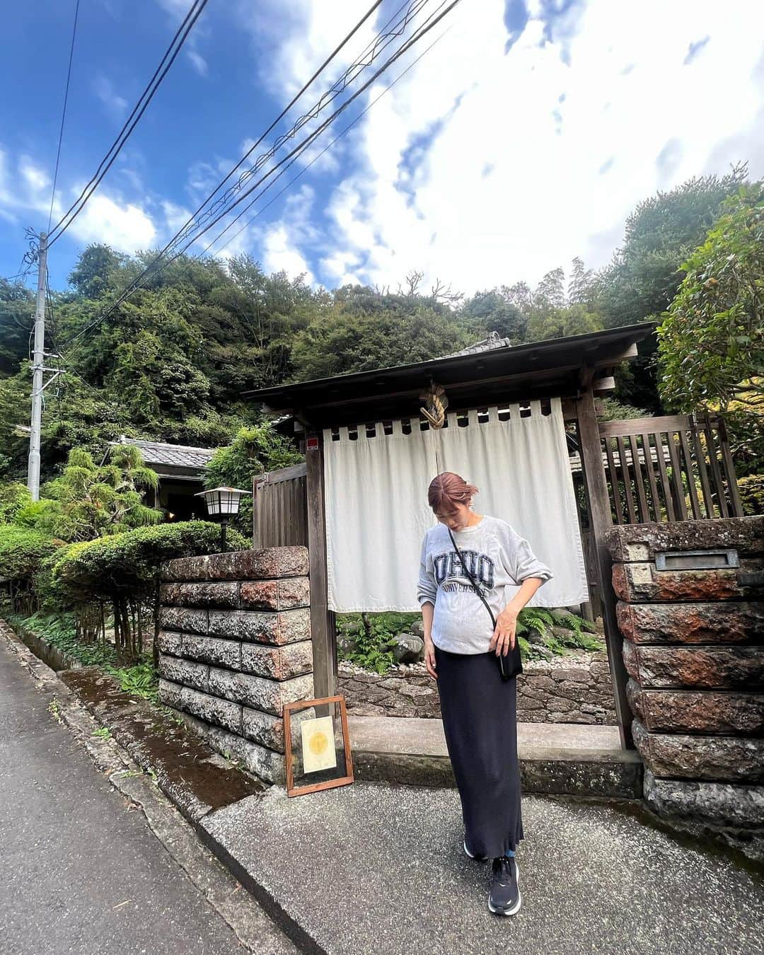 かとうあやのさんのインスタグラム写真 - (かとうあやのInstagram)「🍃in kamakura  @petal__kamakura  可愛いお皿がたくさんあって 3枚めのお皿をget🍽 沢山愛用してます🫣 このくらいのお皿ってすごく使える💘  #コクリコクレープ  食べてみたかったクレープ🤍 クリームチーズ🧀バターシュガー🧈が 美味しかった💓 もちもちでぺろっと食べれちゃいました🤤  @natsutsubaki_2009  お皿や、期間限定でpop upもしていて、 お庭もお洒落で素敵な場所だったなぁ〜🥺 #銭洗弁財天　に行く途中にありますよ🚶‍♀️⚪︎  #いさむ 夜ご飯はここに🍻 鎌倉駅から近くて、お酒🍶飲む人にはいいかも♡ 家庭的な料理で、なに食べても美味しかった☺️ お店の方も優しくて暖かいお店でした😌💕  鎌倉って何回行っても楽しい〜 今回はお仕事ついでに楽しんできた🐕🐾 またゆっくり行きたいな〜  #鎌倉#鎌倉グルメ#鎌倉カフェ #鎌倉散歩 #鎌倉旅行#神奈川」10月23日 21時33分 - ayan01217