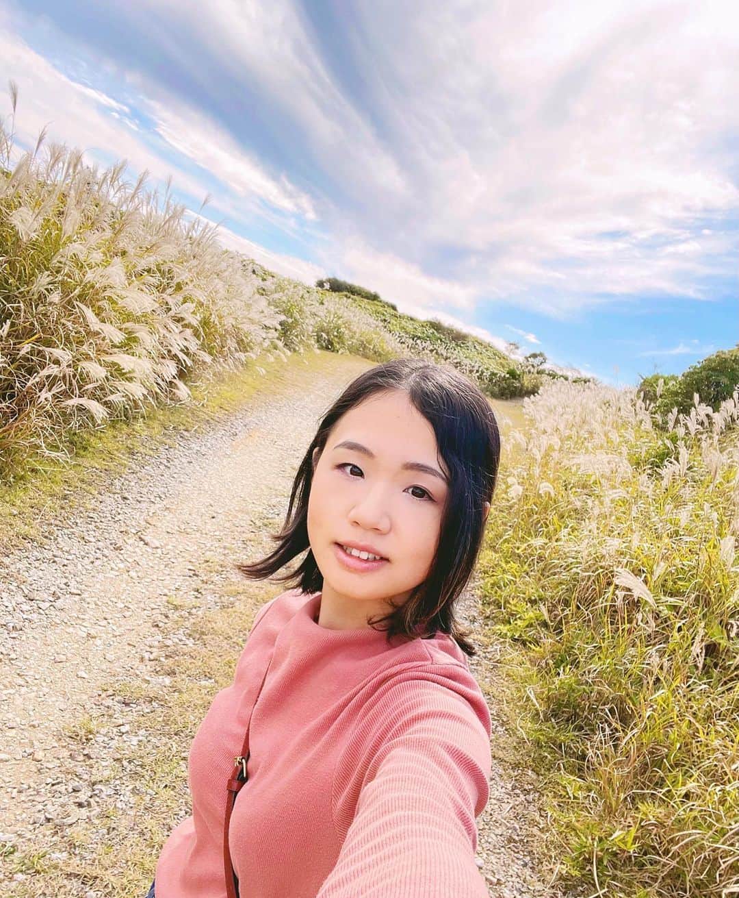 さんのインスタグラム写真 - (Instagram)「伊豆から伊豆へ旅行してきた(笑)同じ伊豆半島なのに東、南、西とそれぞれ違う空気が漂う不思議な場所。  #伊豆半島 #海 #海のある生活  #izu #sea #sealife #japanview #ManasCafe」10月23日 21時42分 - fujimoriai